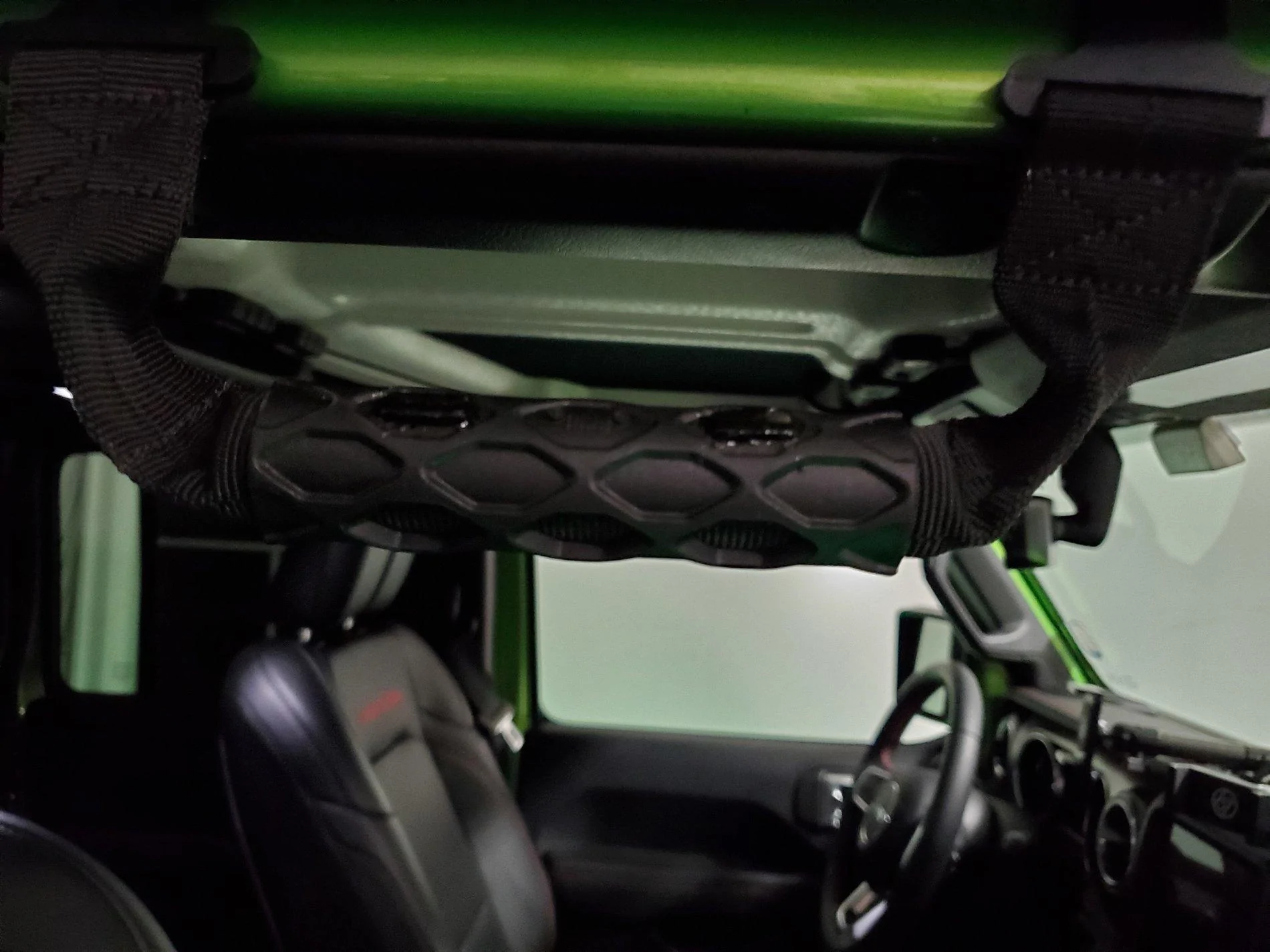 Jeep Wrangler JL Grab handles? 20200129_225555