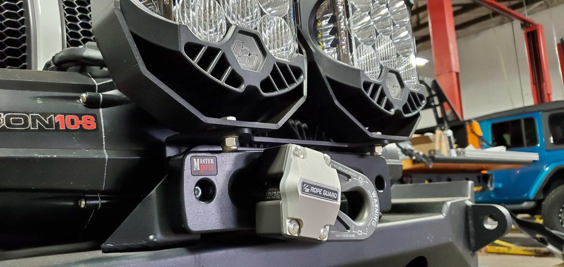 Jeep Wrangler JL Defender Mid-Width and Dagger Stubby Bumpers 2020-01-31 15.05.16