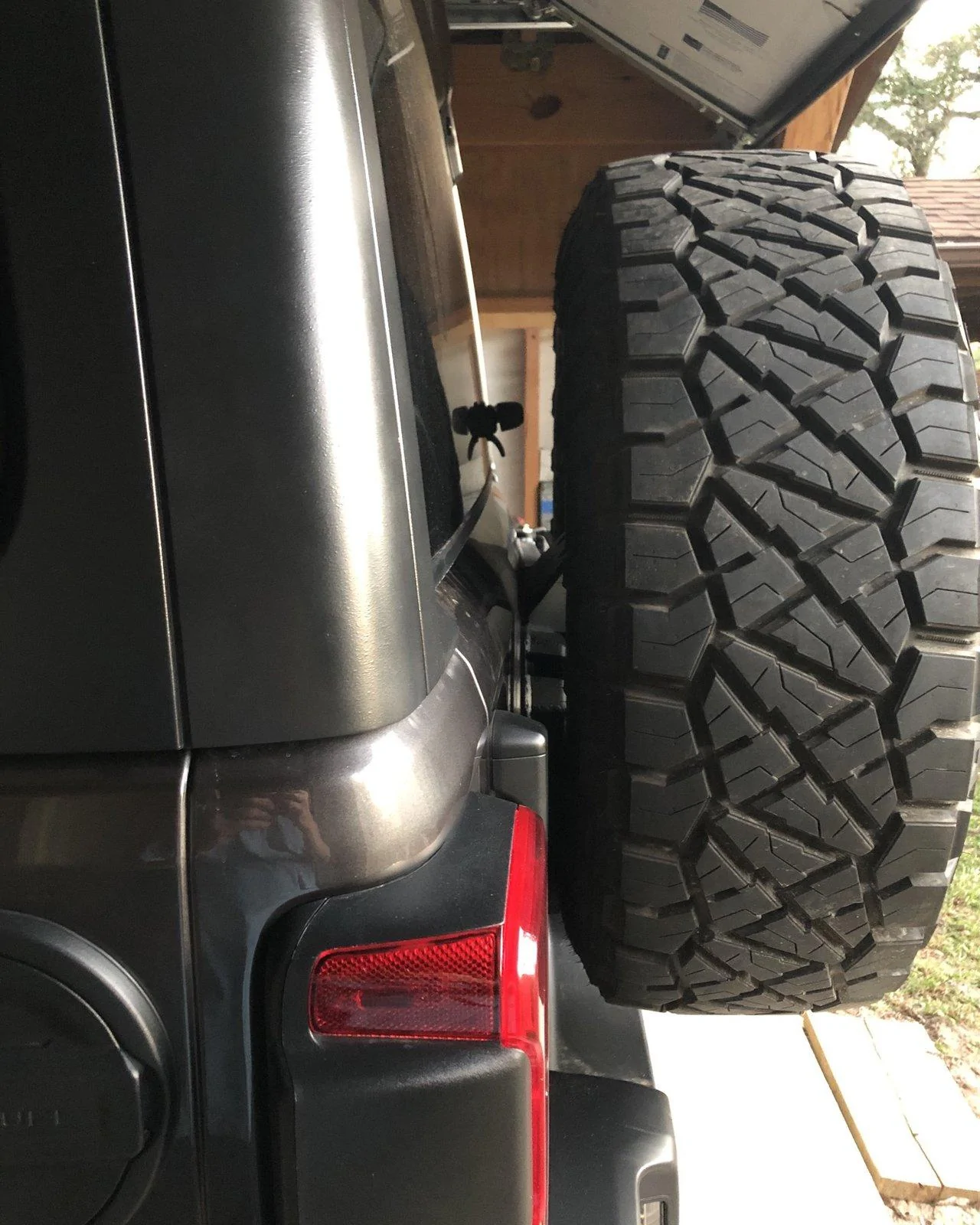 Jeep Wrangler JL Tire carrier update? 3CC8CEB2-027A-4785-96E9-1A6F45019512
