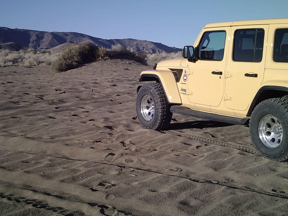Jeep Wrangler JL Beach driving SUNP0122_zpscfb6dxtv