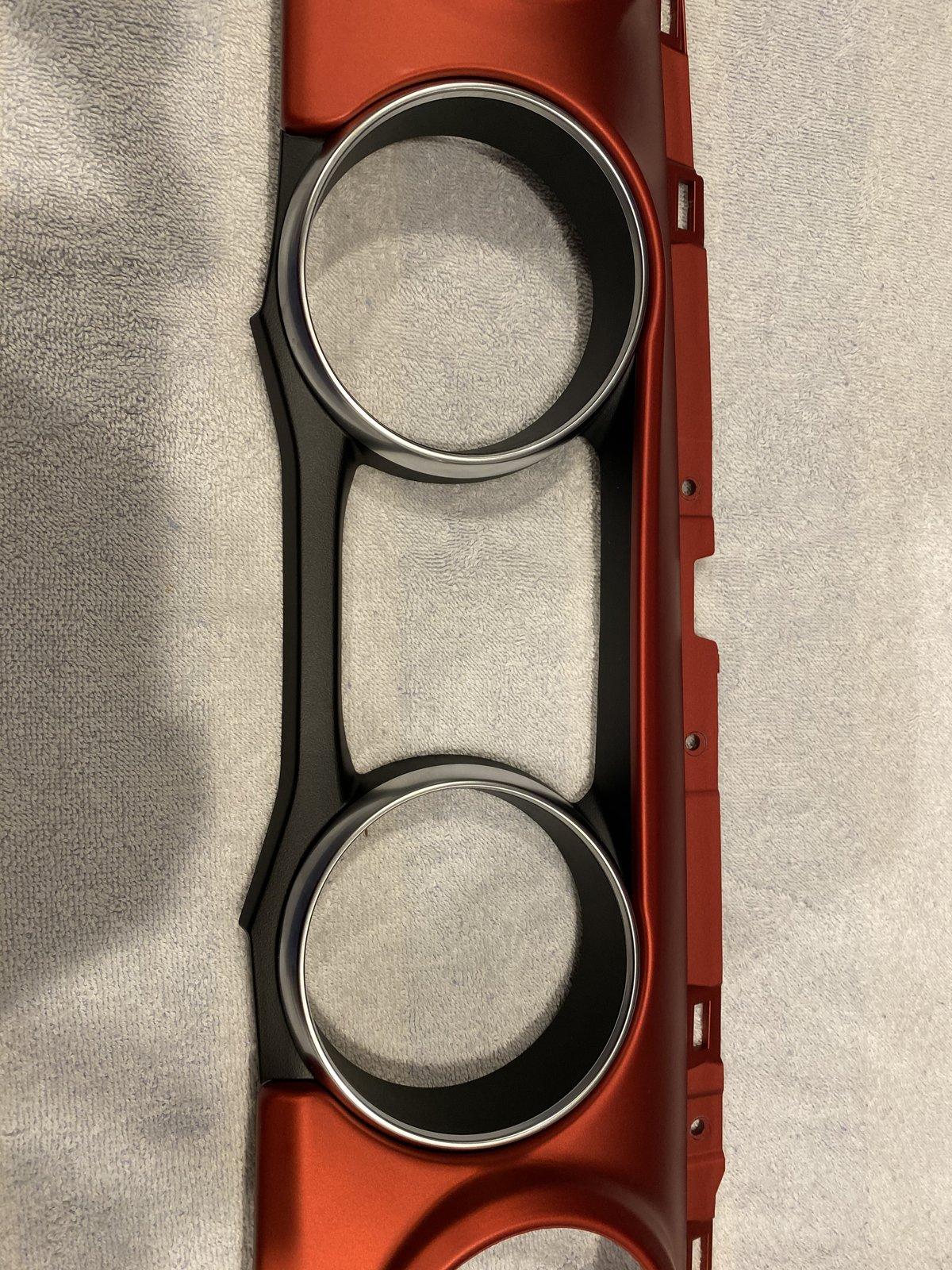 Jeep Wrangler JL Rubicon red dash C06FEF7A-AE09-4212-9B84-FCB37FDF5B5E