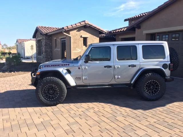 Jeep Wrangler JL Would you get the Sky One Touch again? method wheels and ridge grapplers