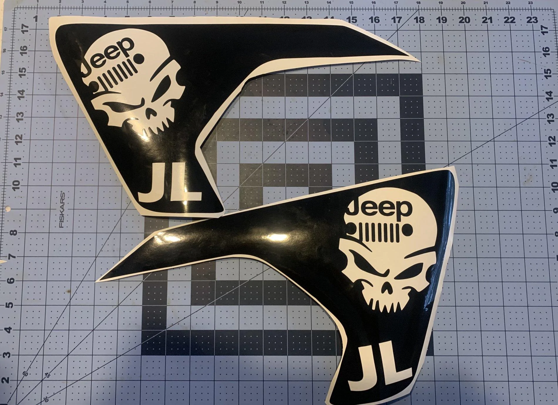 Jeep Wrangler JL Side vent and custom decals 43AAFEFA-1019-48AC-8345-DBE907231F47