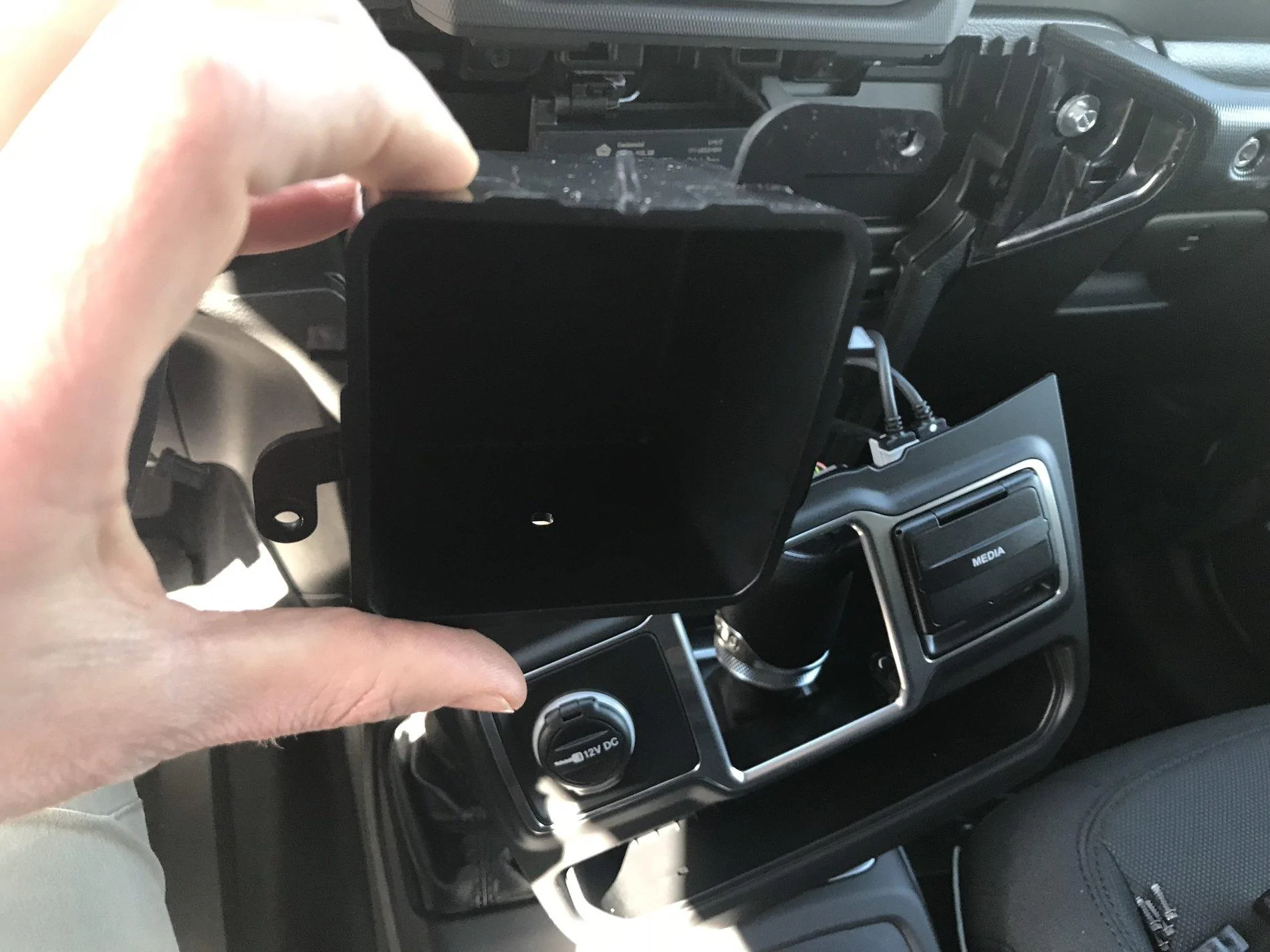 Jeep Wrangler JL No power windows dash hole 25E5FDB0-EB8C-44F4-8009-9E9E13E66ED6