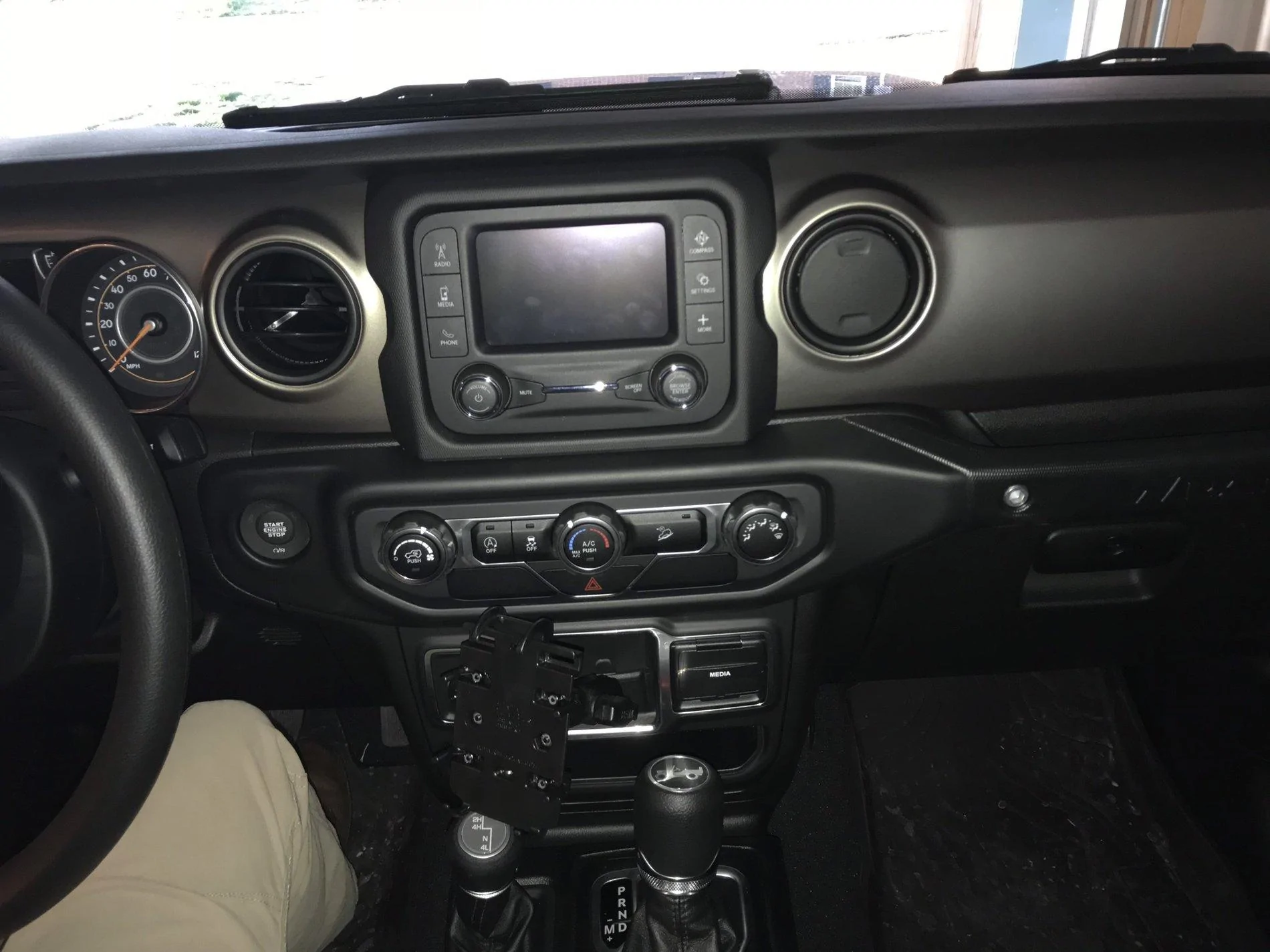 Jeep Wrangler JL No power windows dash hole 53ADAC08-1662-4C04-A498-CC637C0AD101