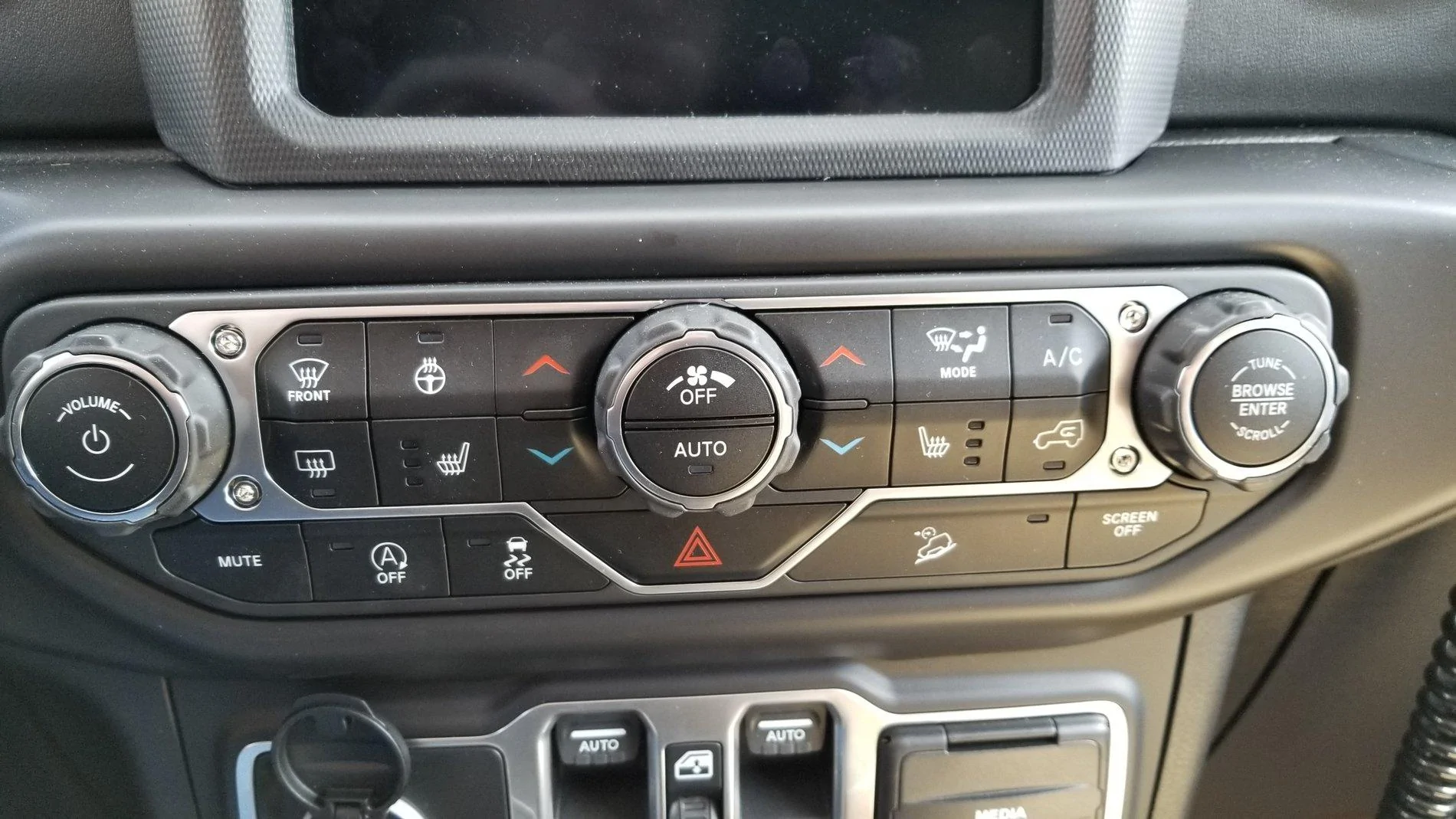 Jeep Wrangler JL Sat Radio reception 20180405_135419