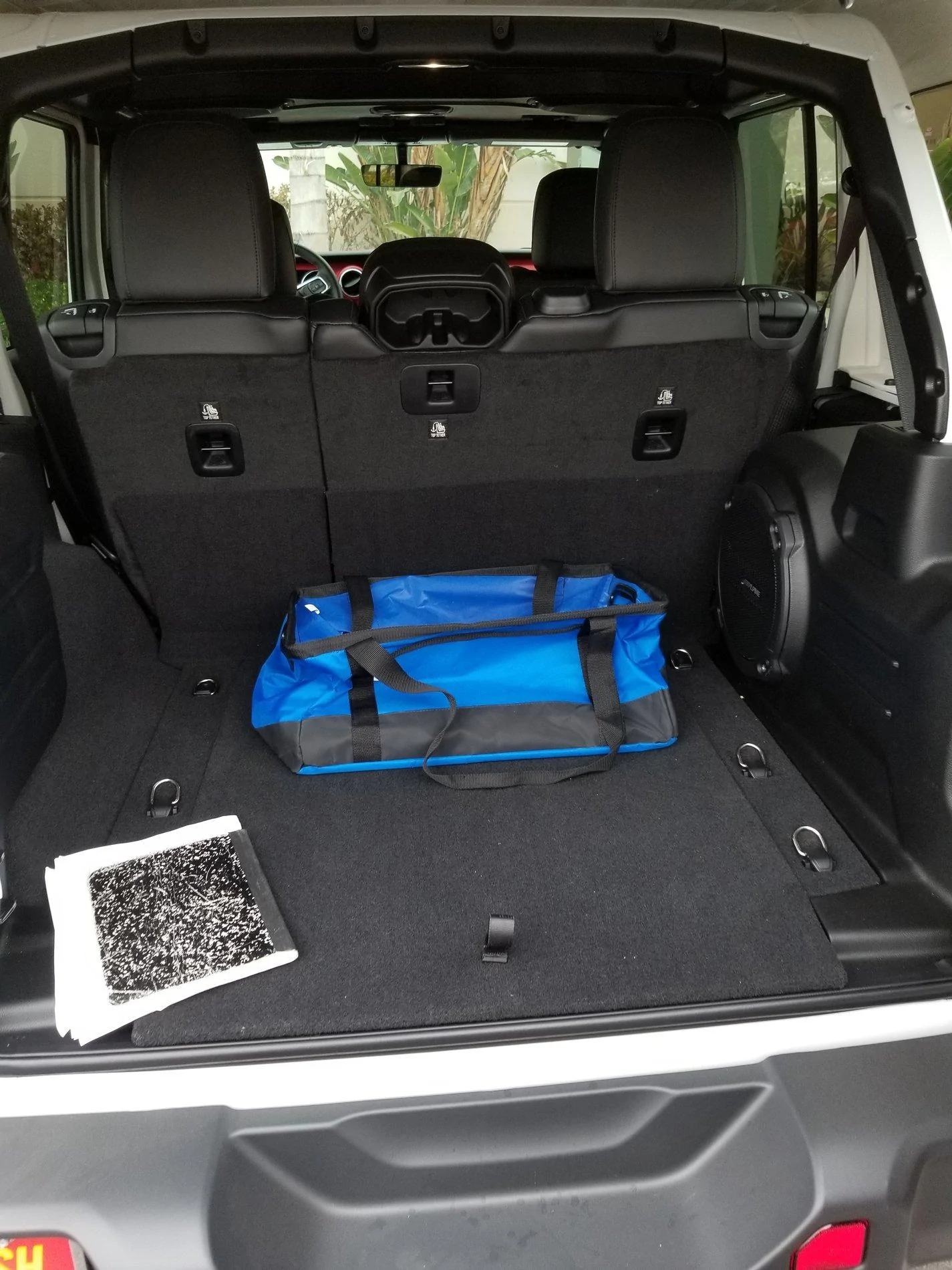 Jeep Wrangler JL How do you keep everything in cargo area from going all over?? 20180405_090343