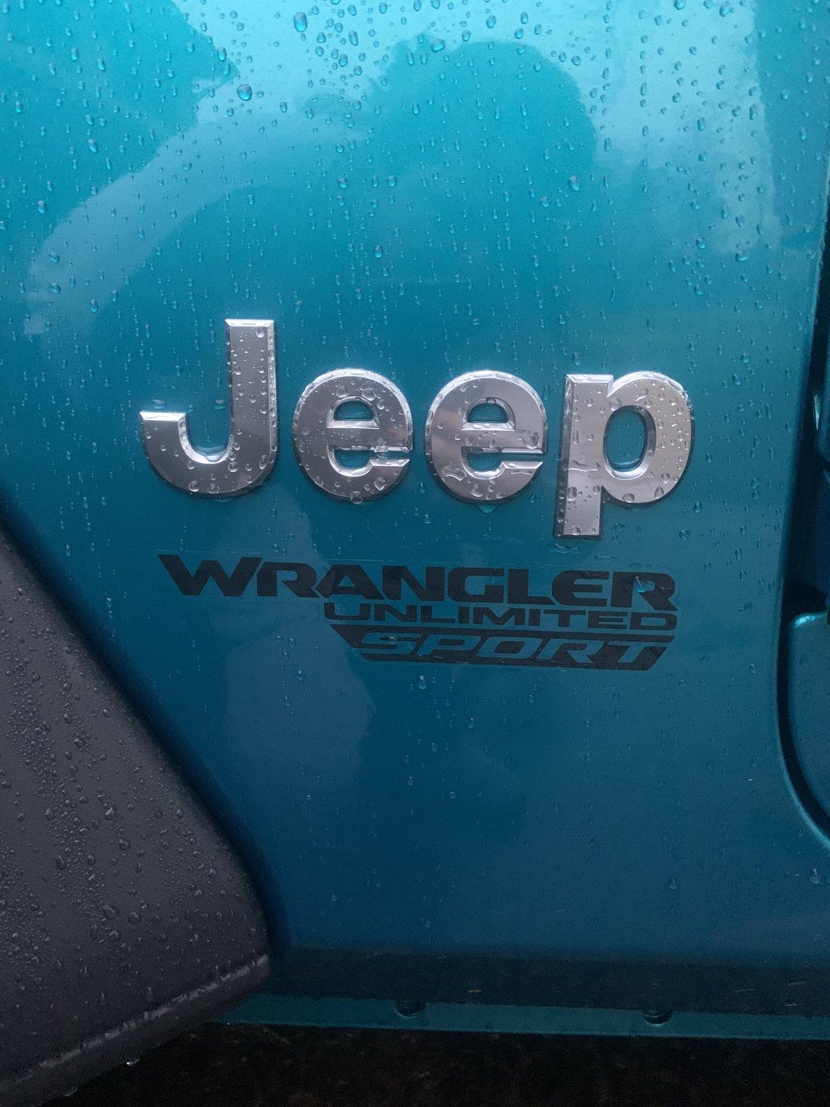Jeep Wrangler JL Sweet decals 67671958-FEFA-4D59-B5AC-30C4C0F36FA1