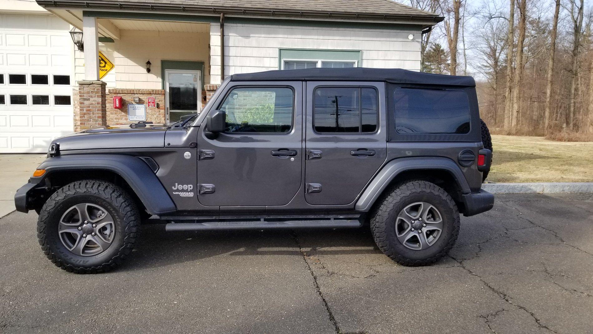 Jeep Wrangler JL Does my sport look lifted. 20200212_095755