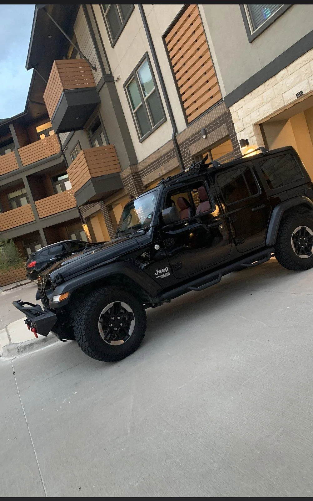 Jeep Wrangler JL Does my sport look lifted. FD63374F-AECB-4BD1-A137-179B0BE29240
