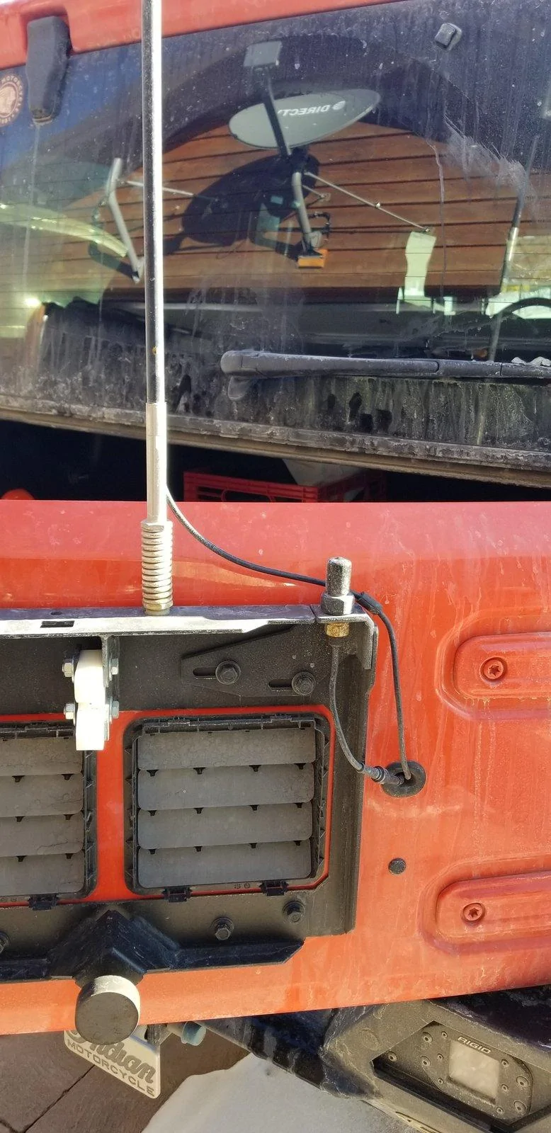 Jeep Wrangler JL LOD destroyer rear bumper and tire carrier vs Warn elite rear bumper and tire carrier. 20200213_144724