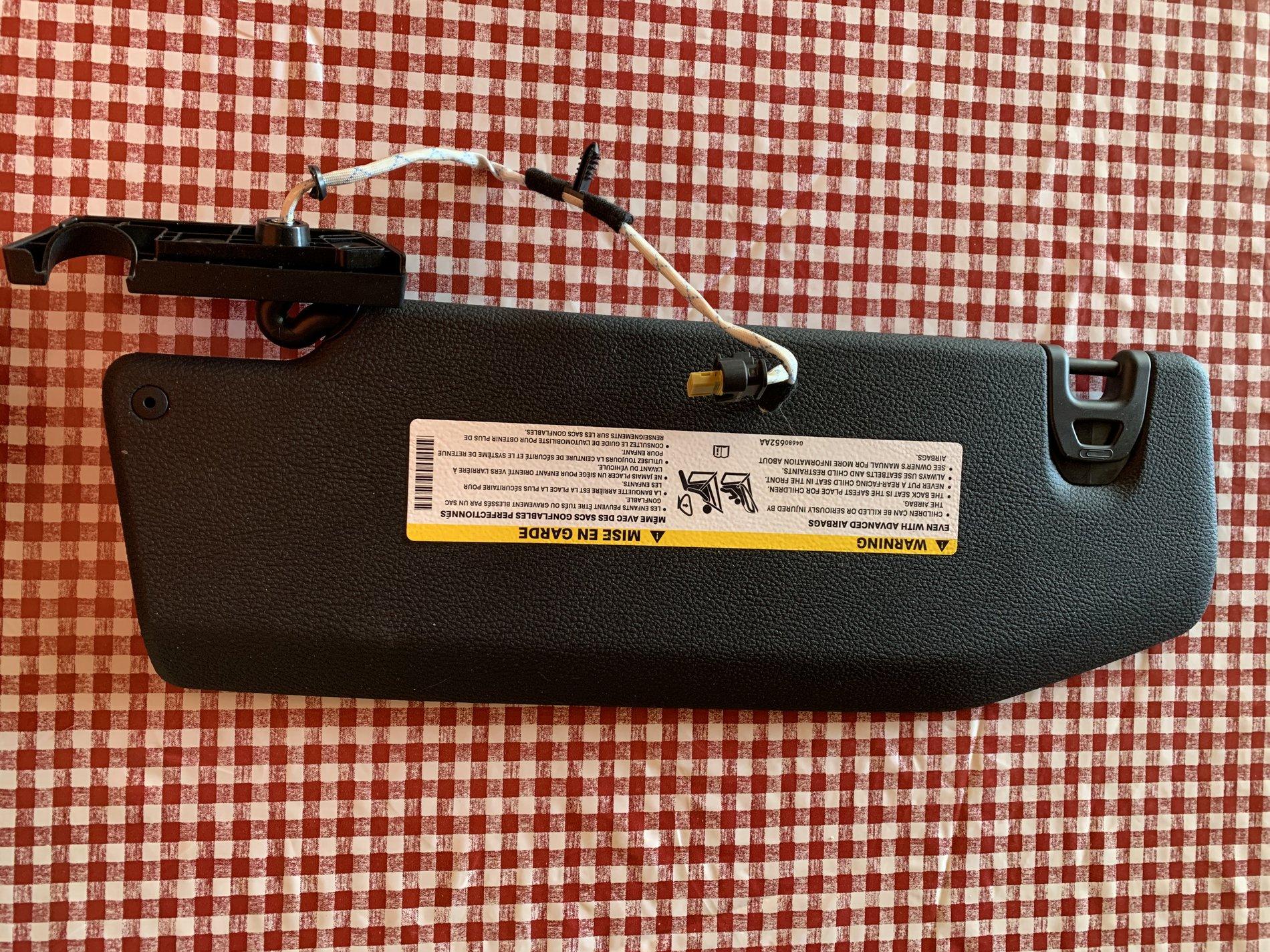 Jeep Wrangler JL Sun Visor Broken 2E5DF78E-0ABC-48B3-9E25-60860DF366E1