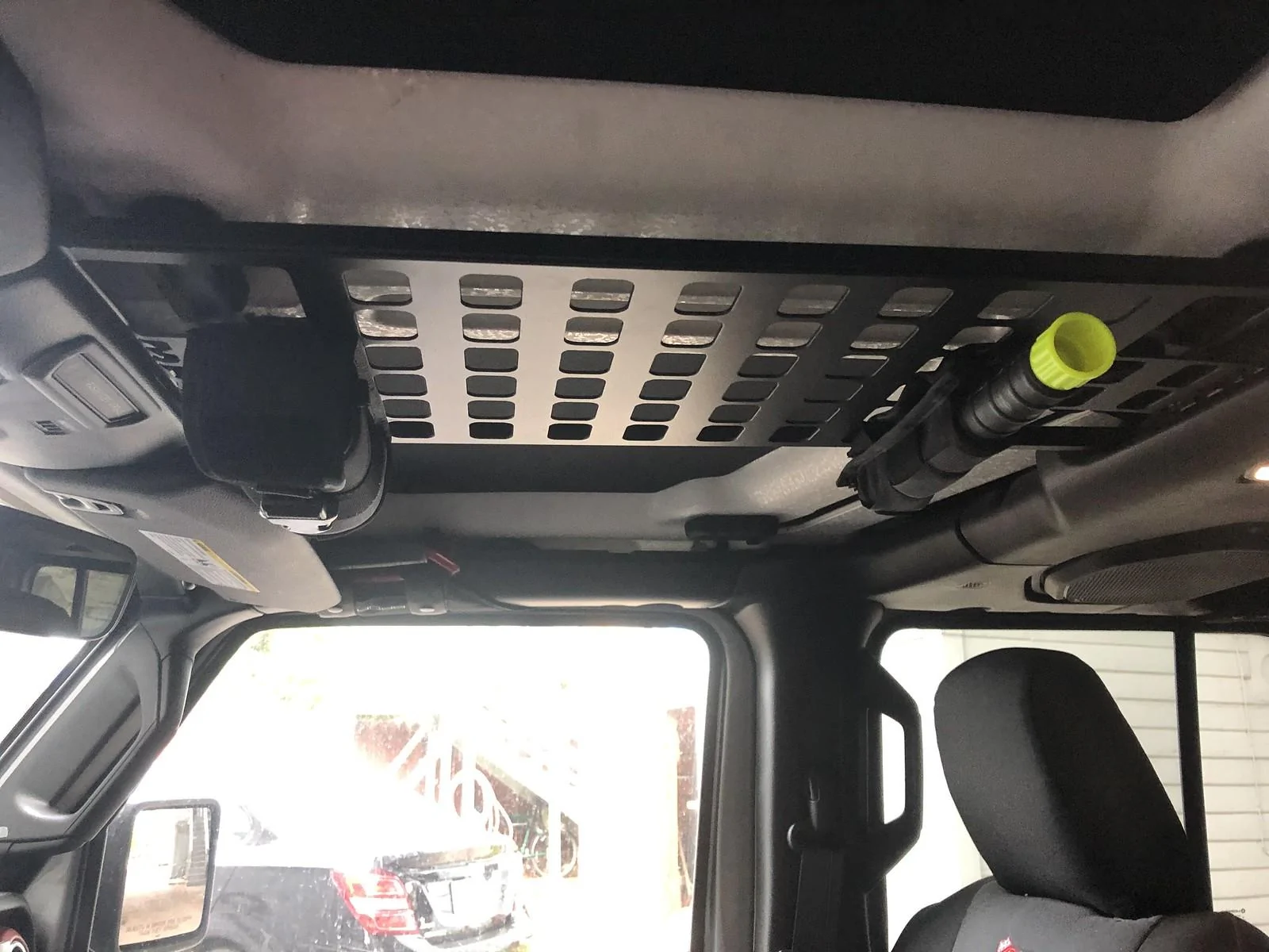 Jeep Wrangler JL Element Fire Extinguisher location and mounting. 49532365312_dd00aea204_h