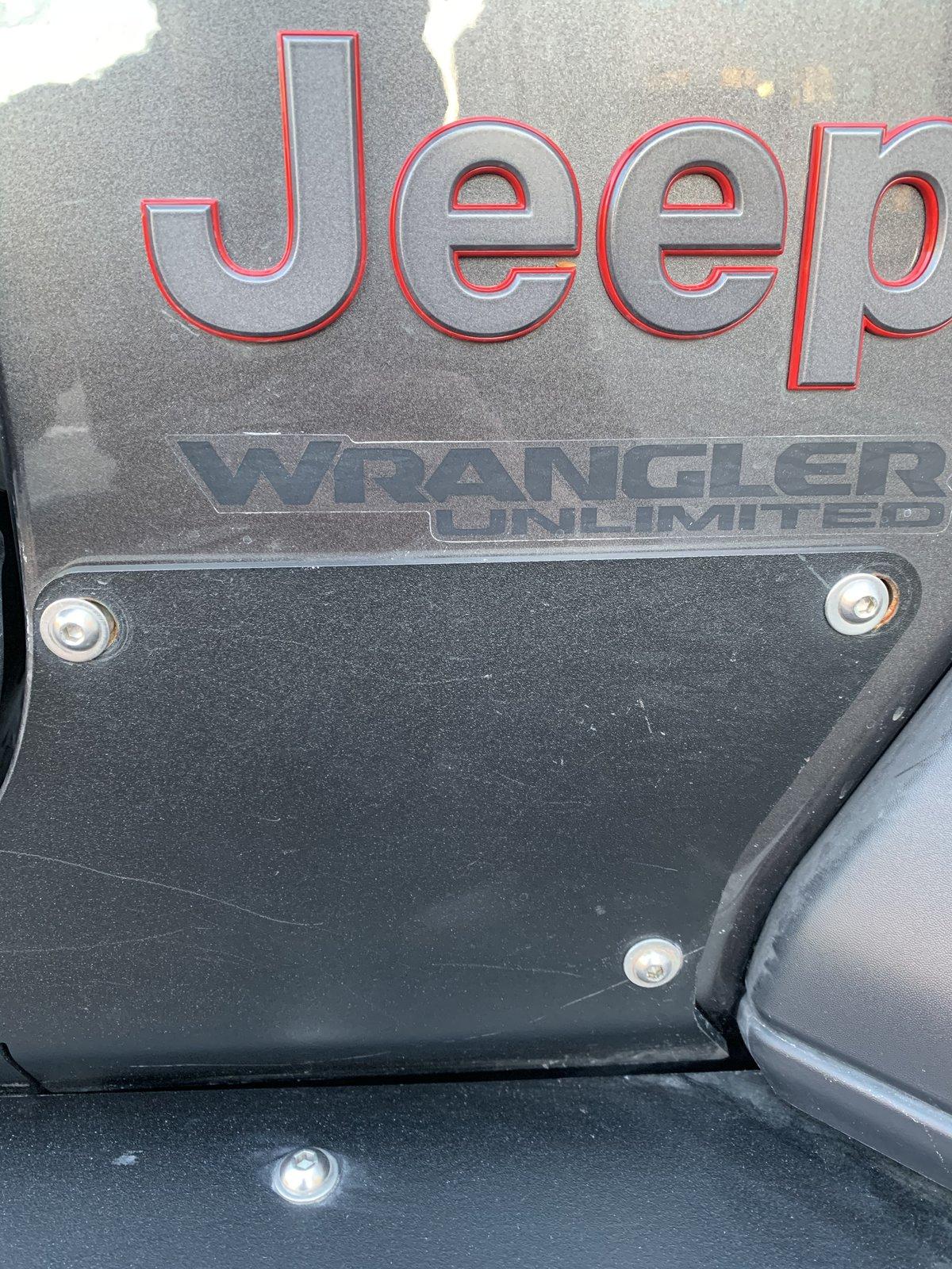 Jeep Wrangler JL Rust on Evo bomber Rock skins 27757E59-017A-48F9-8533-636742BD9939