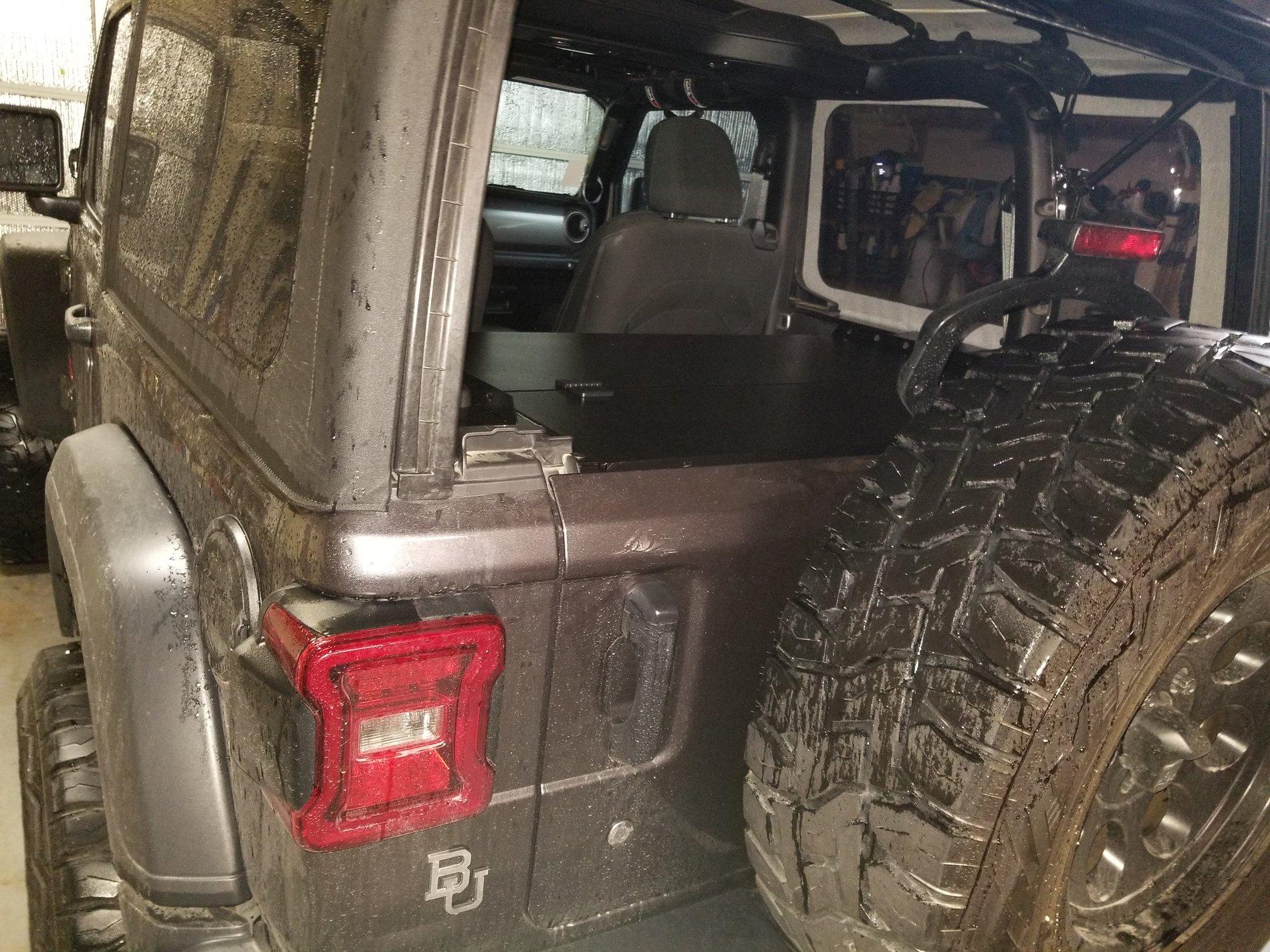 Jeep Wrangler JL Lockable Storage 20200210_155627