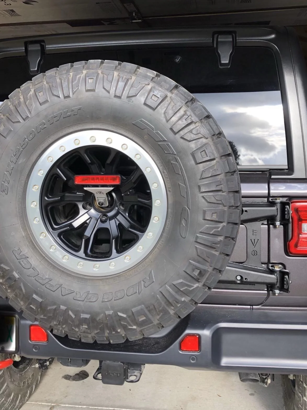Jeep Wrangler JL Spare Tire Carrier 0495771E-D2F9-46BE-845F-D3194A81AEE5