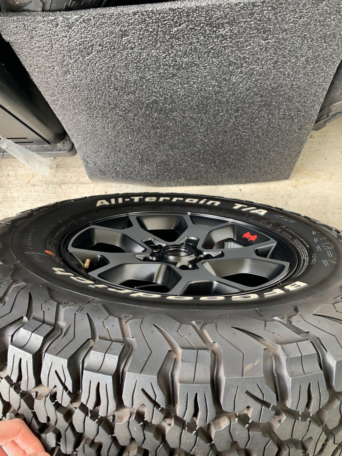 Jeep Wrangler JL Rubicon Rims $500 6743FA19-552D-4E9E-B6EF-211EA59852DD