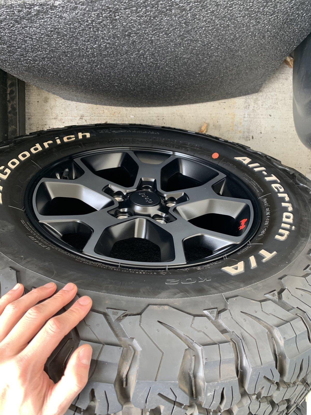 Jeep Wrangler JL Rubicon Rims $500 16ECE46E-4086-4CF0-9BC8-98ED1794F6E0