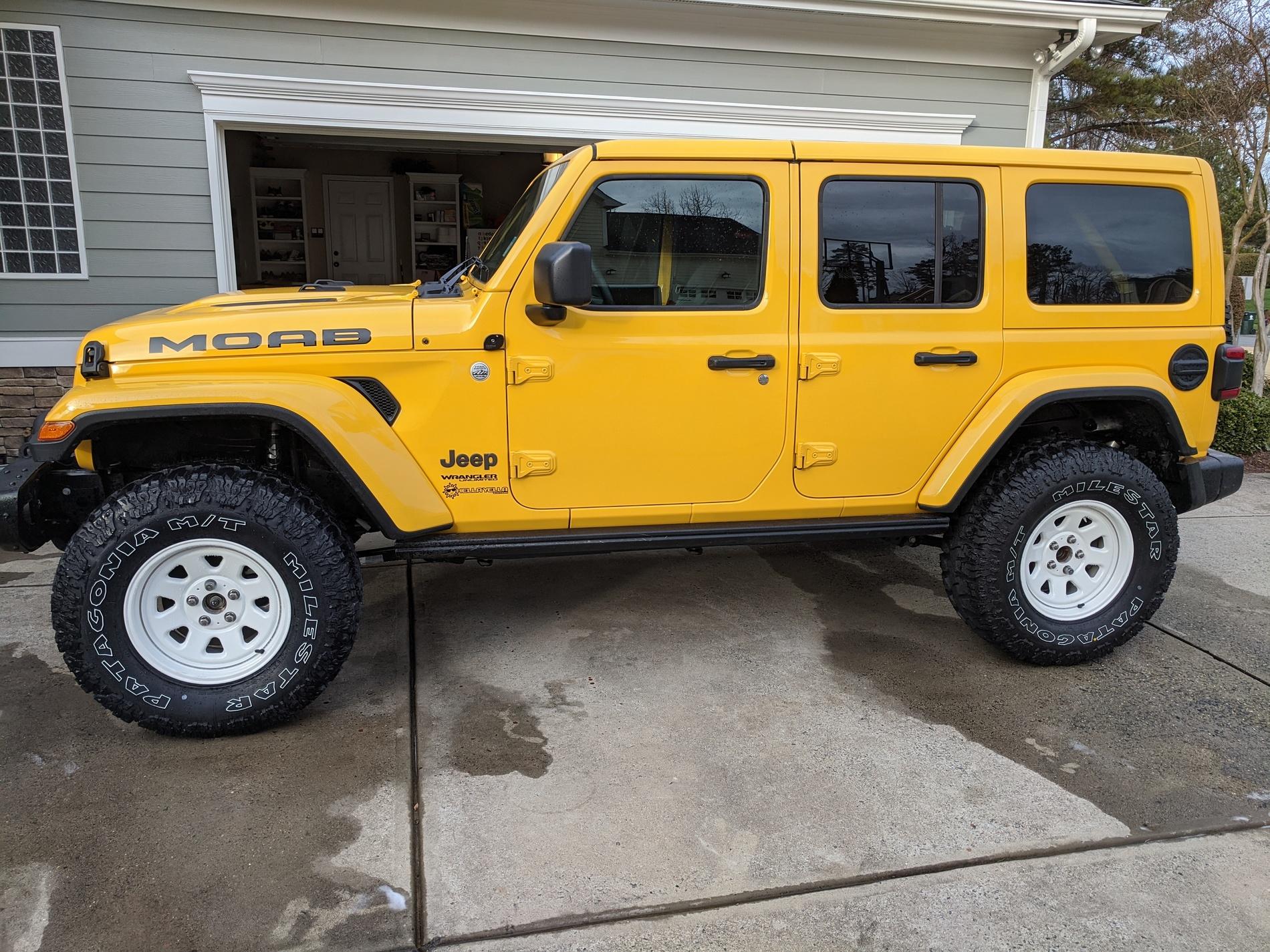 Jeep Wrangler JL white walls in or out?? HXeykuZ