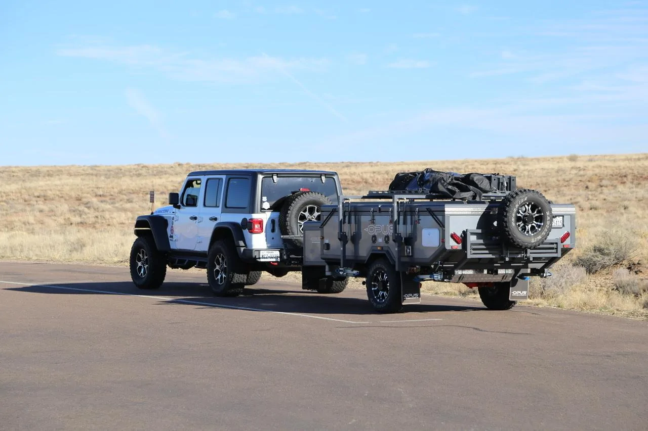 Jeep Wrangler JL Towing a camper lifted 09749EB6-E3E6-493C-8AB2-5658FA35F487
