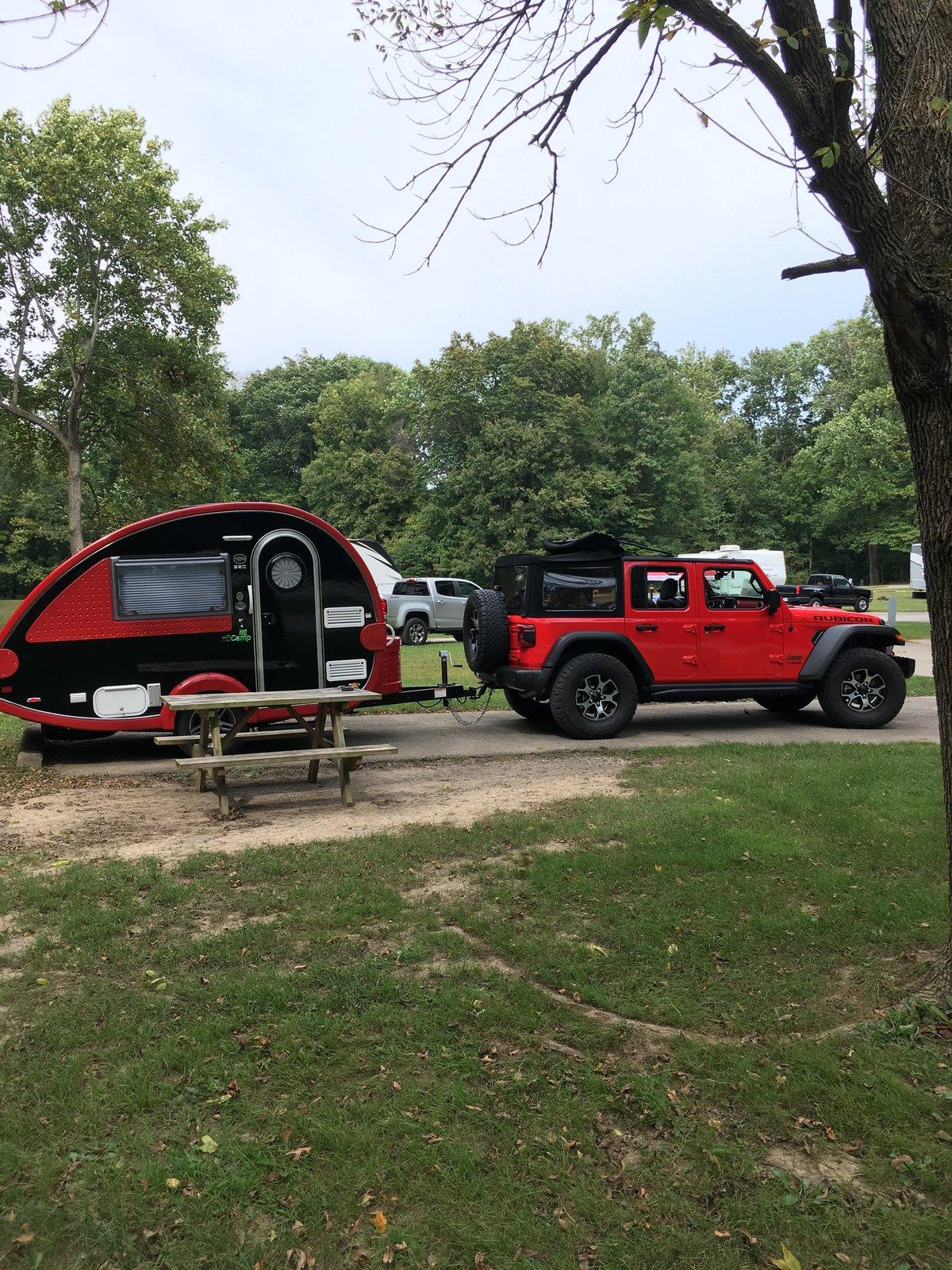Jeep Wrangler JL Towing a camper lifted ED765D45-E8B5-416A-8278-E504561F80B7
