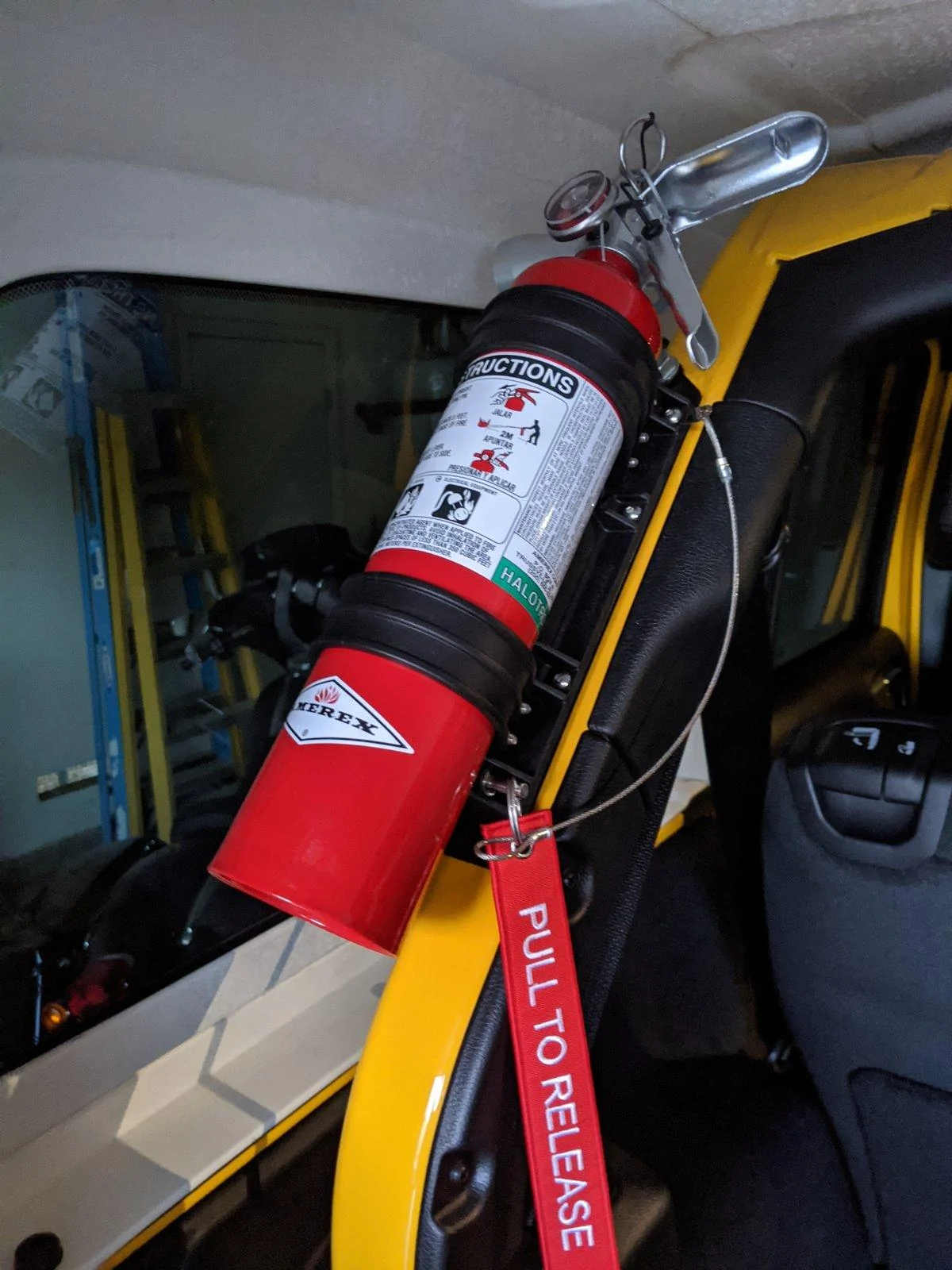 Jeep Wrangler JL Cool Tech H3R Fire Extinguisher Kit IMG_20200306_173418