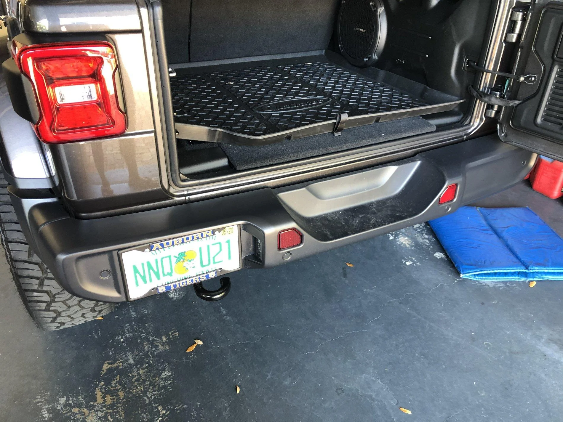 Jeep Wrangler JL New Rear Bumper E75948E0-9985-4623-A980-185C7EE9D92B