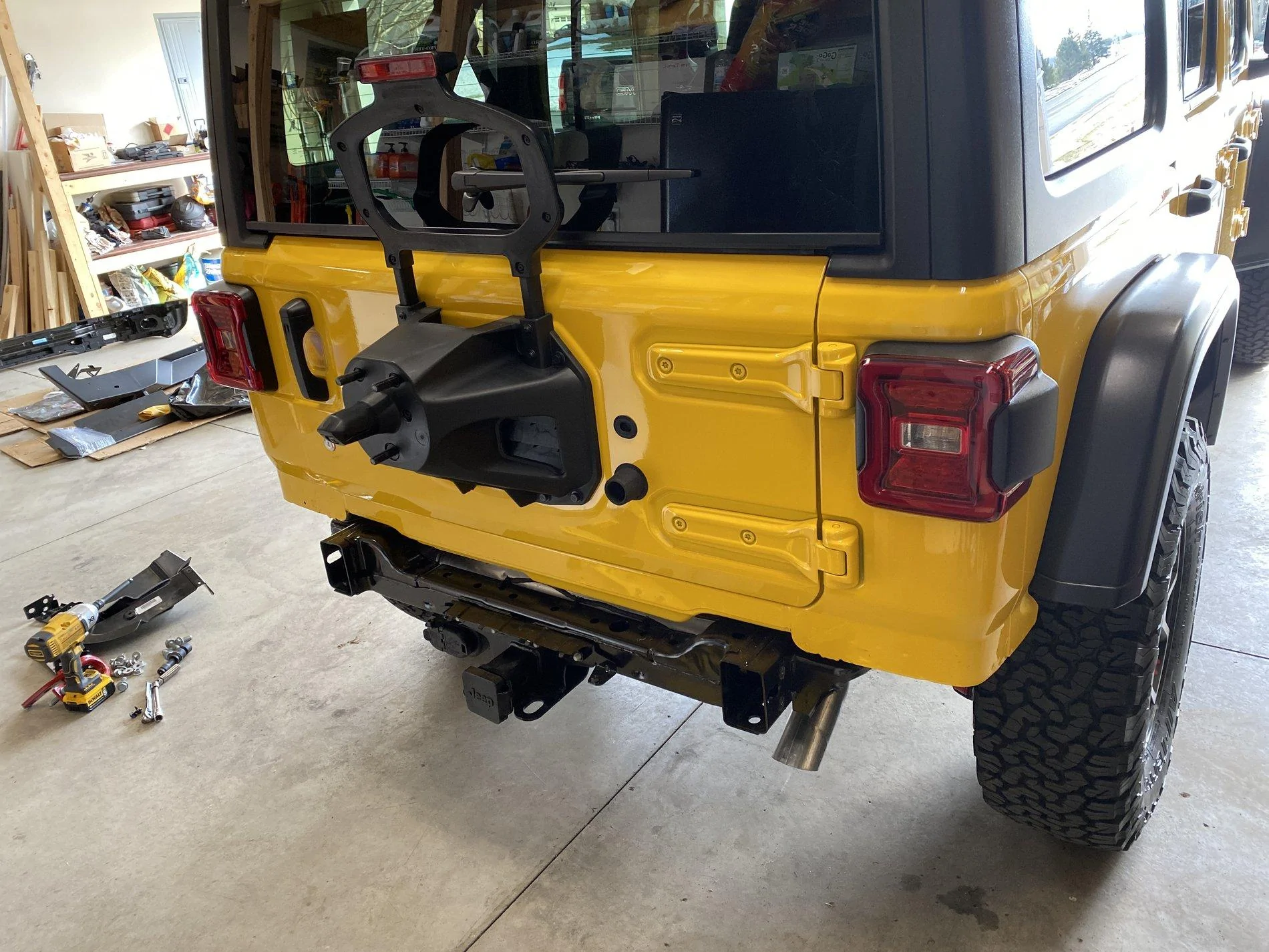 Jeep Wrangler JL New Rear Bumper 20200307_205954712_iOS