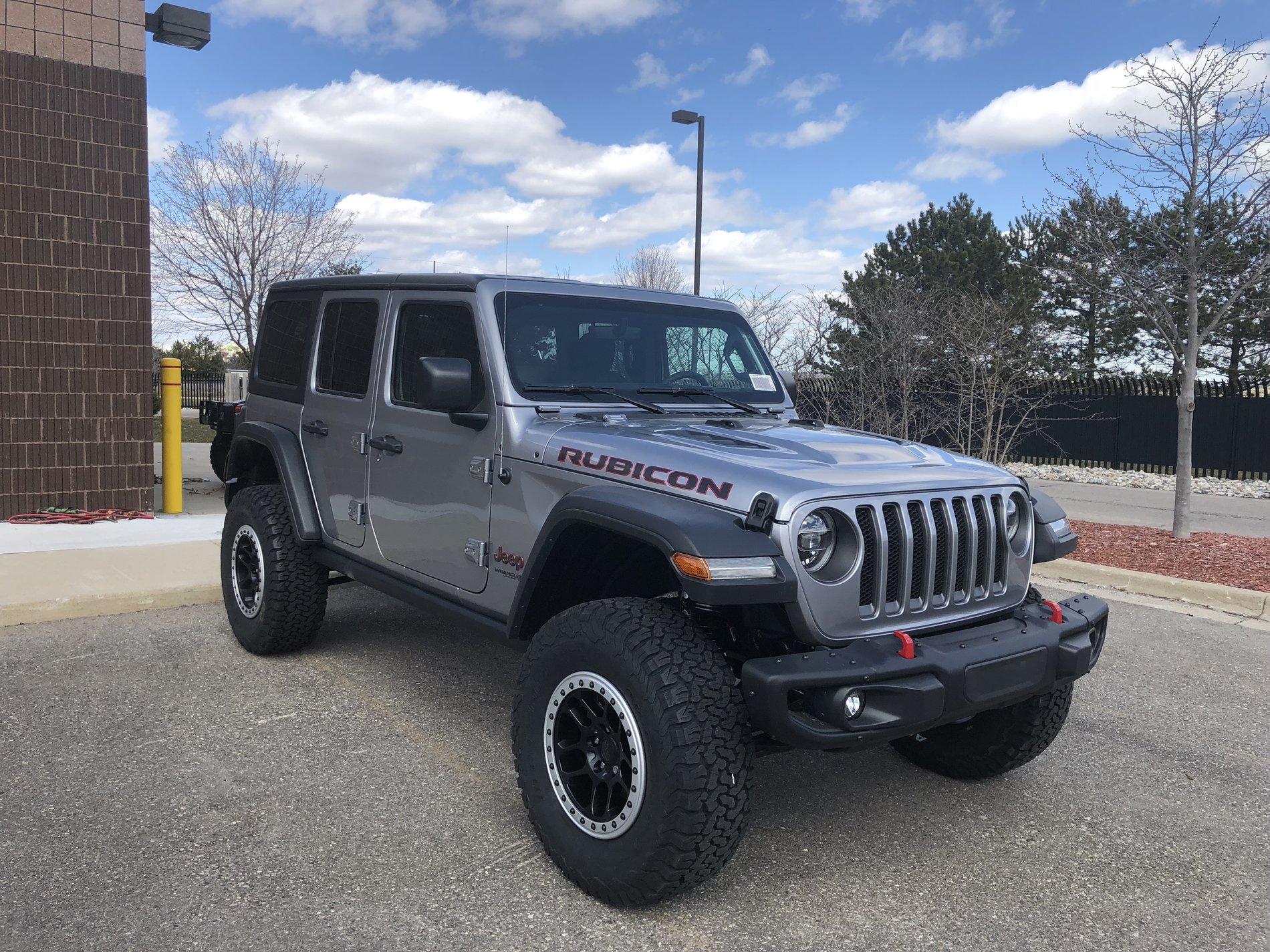 Jeep Wrangler JL Tires are in ! gxjGpc5VQCWTAJ+yy3xy6Q