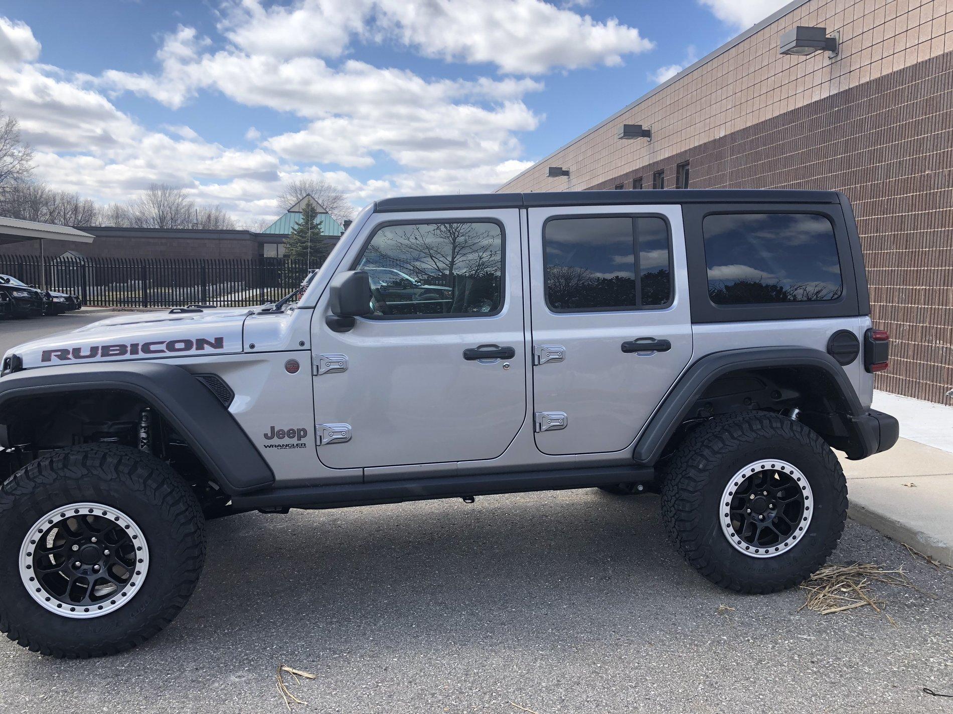 Jeep Wrangler JL BFG KM2 Tires 38wM+5ENTpGK1C5U2SyLS