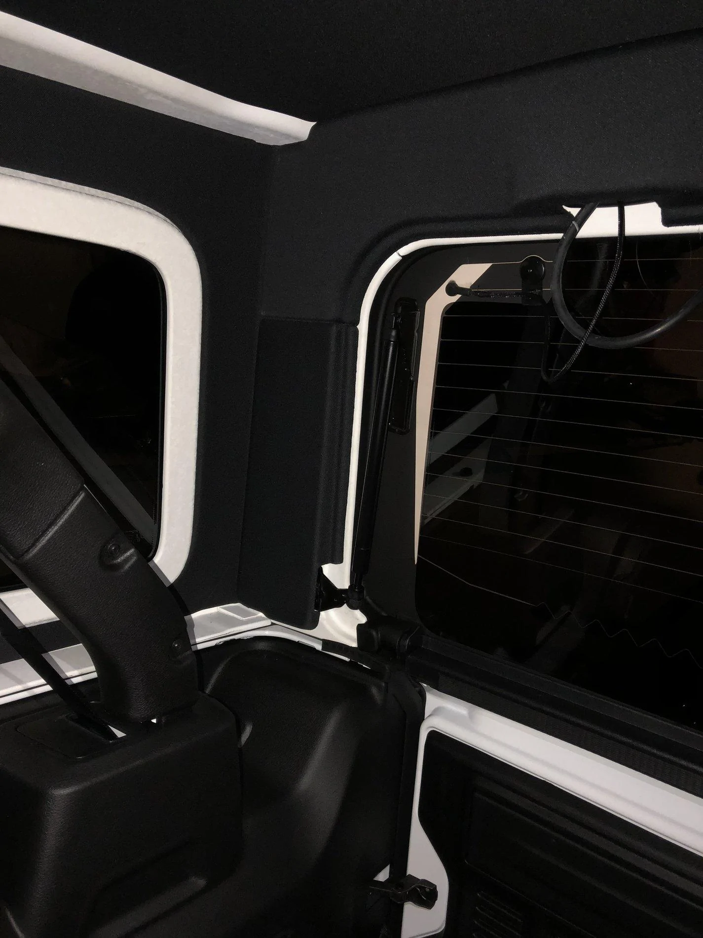 Jeep Wrangler JL Hardtop headliner B7572847-DE7A-47C4-B678-D2C822EB8E2F
