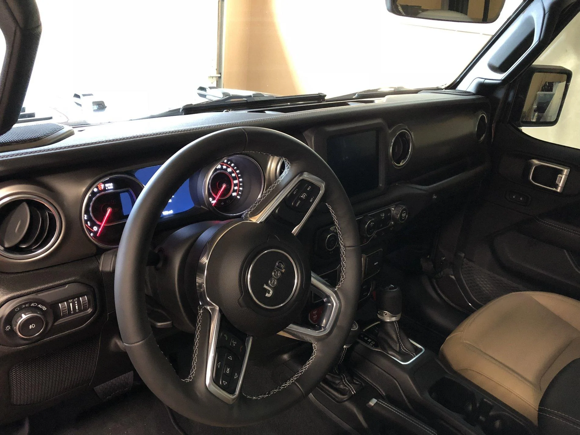 Jeep Wrangler JL GRANITE CRYSTAL METALLIC Wrangler JL Club FC935FB7-3C36-47E2-8D16-CD7161BE99EB