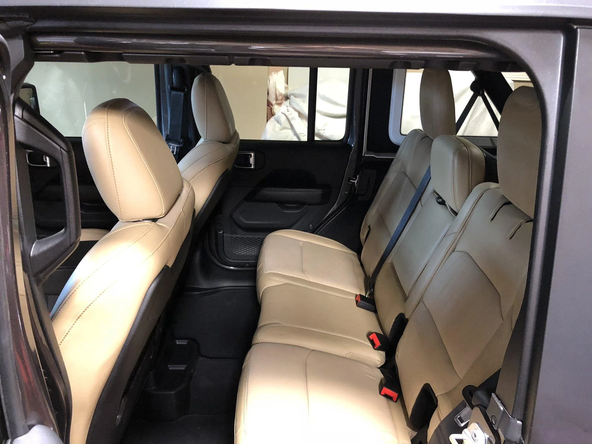 Jeep Wrangler JL GRANITE CRYSTAL METALLIC Wrangler JL Club 08797811-DE18-44B1-8FA3-42017AF5E844