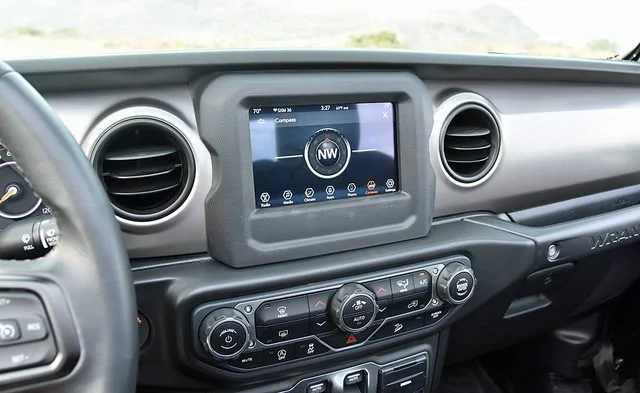 Jeep Wrangler JL Compass anywhere? 5QLUo9Pl