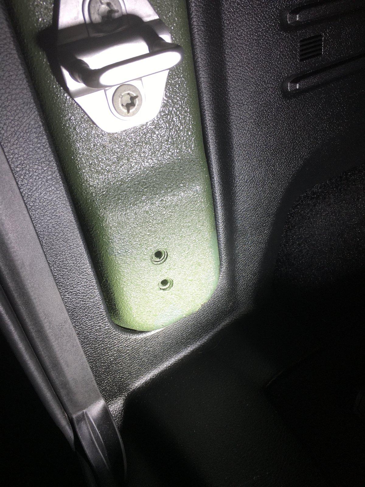 Jeep Wrangler JL Help identifying Missing tailgate part 79E4E570-FAA1-4F07-81F4-8E4A074F7FD6