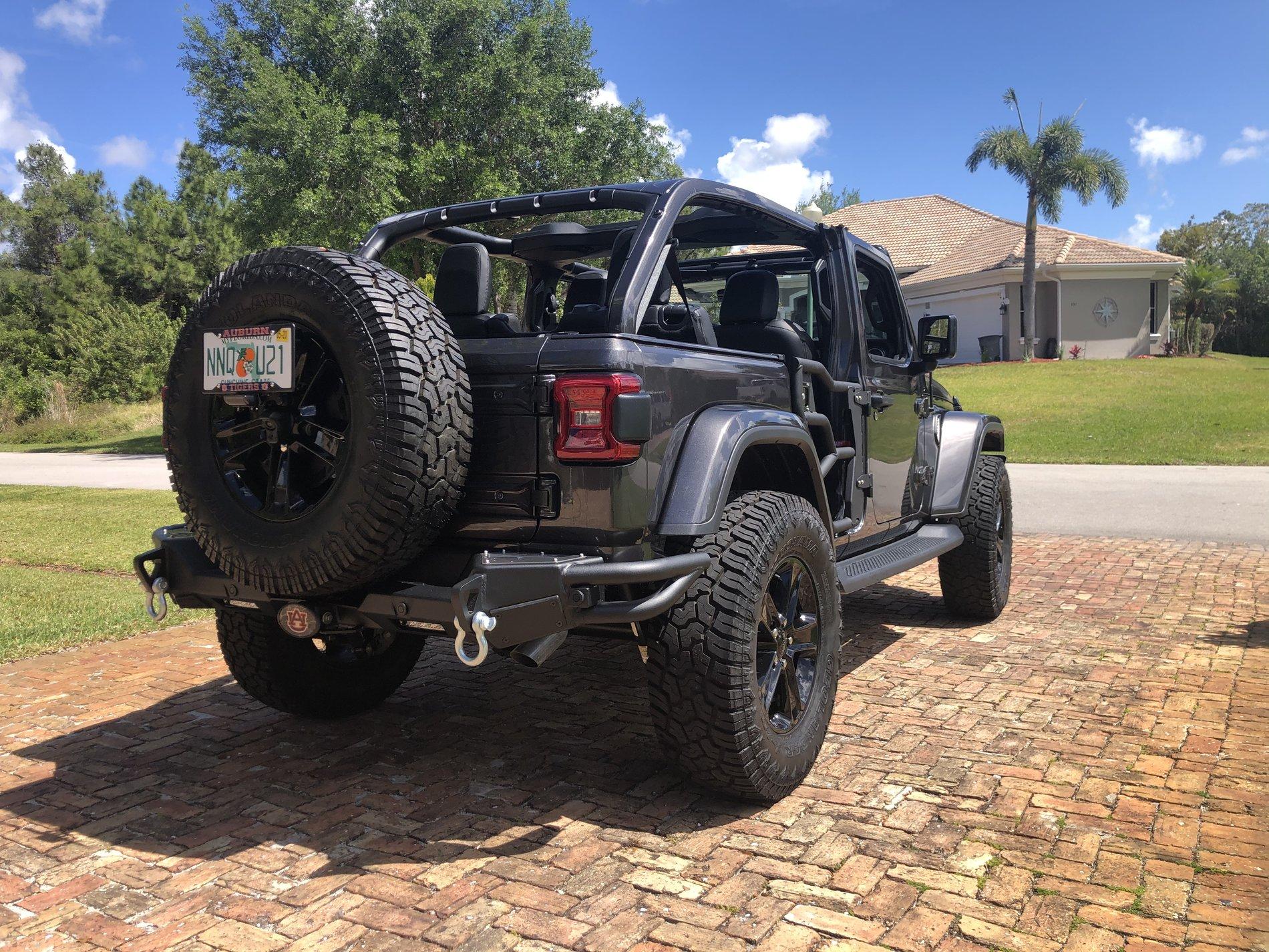 Jeep Wrangler JL New Rear Bumper 53765184-2C8D-479F-8A08-71F3AA5DEDEC