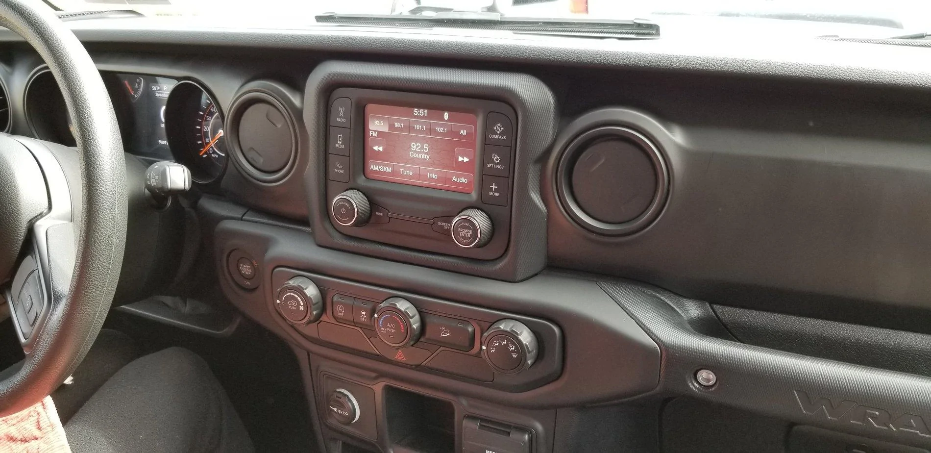 Jeep Wrangler JL Blacking out interior 20200315_110928