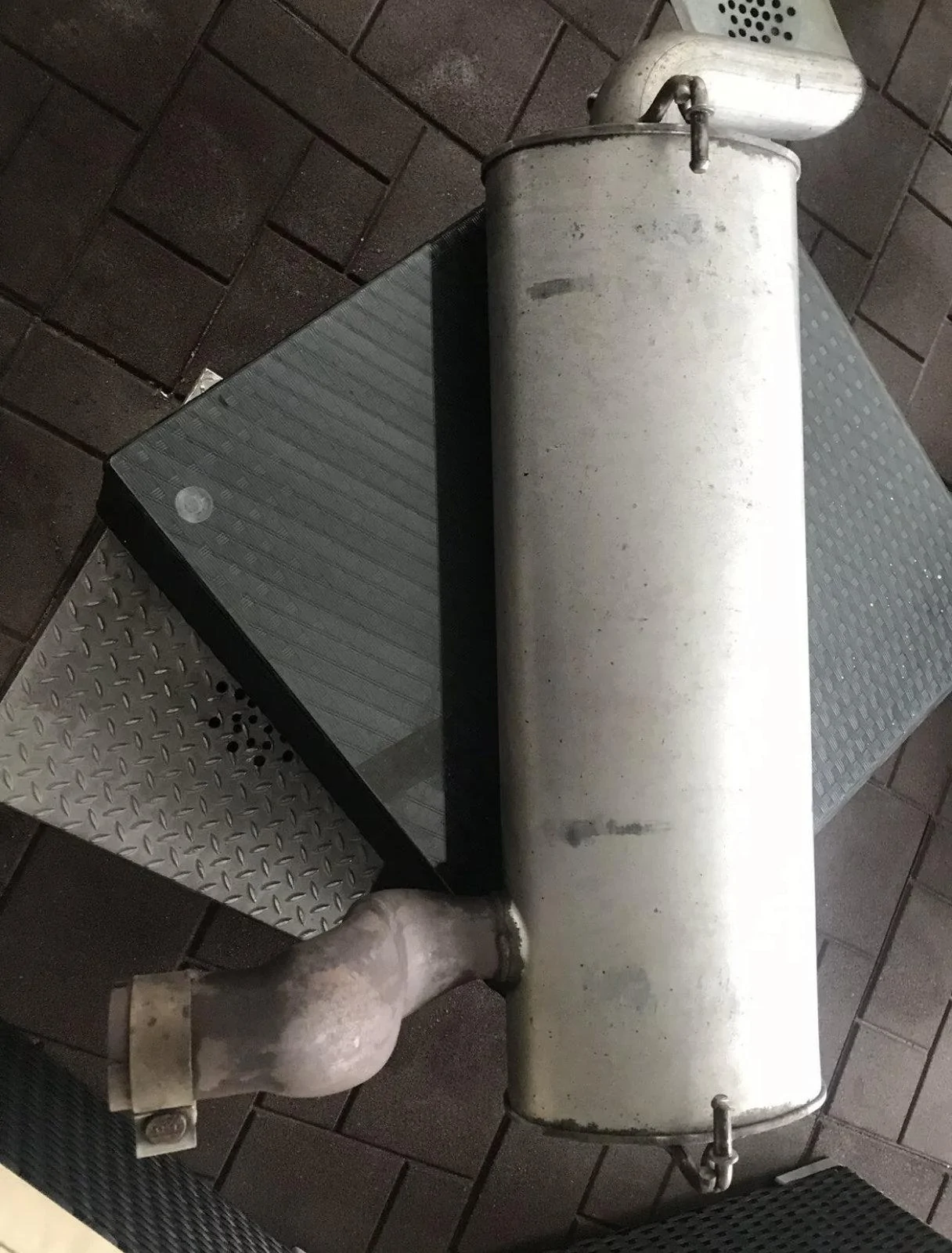 Jeep Wrangler JL JL OEM MUFFLER (***NO RUST***) SOLD IMG_0377