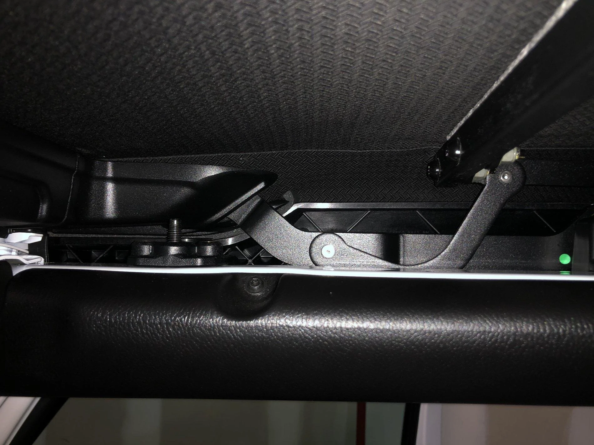 Jeep Wrangler JL Bestop Sunrider Issue 483F6583-5C7A-4FF2-A40C-D668C445B1C6