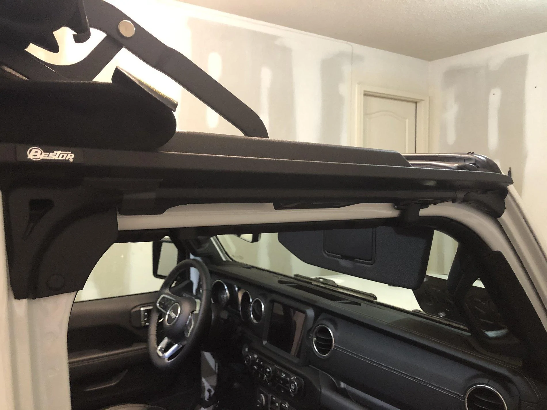Jeep Wrangler JL Bestop Sunrider Issue C665B3D4-C701-465C-8210-1DBC6A84A231