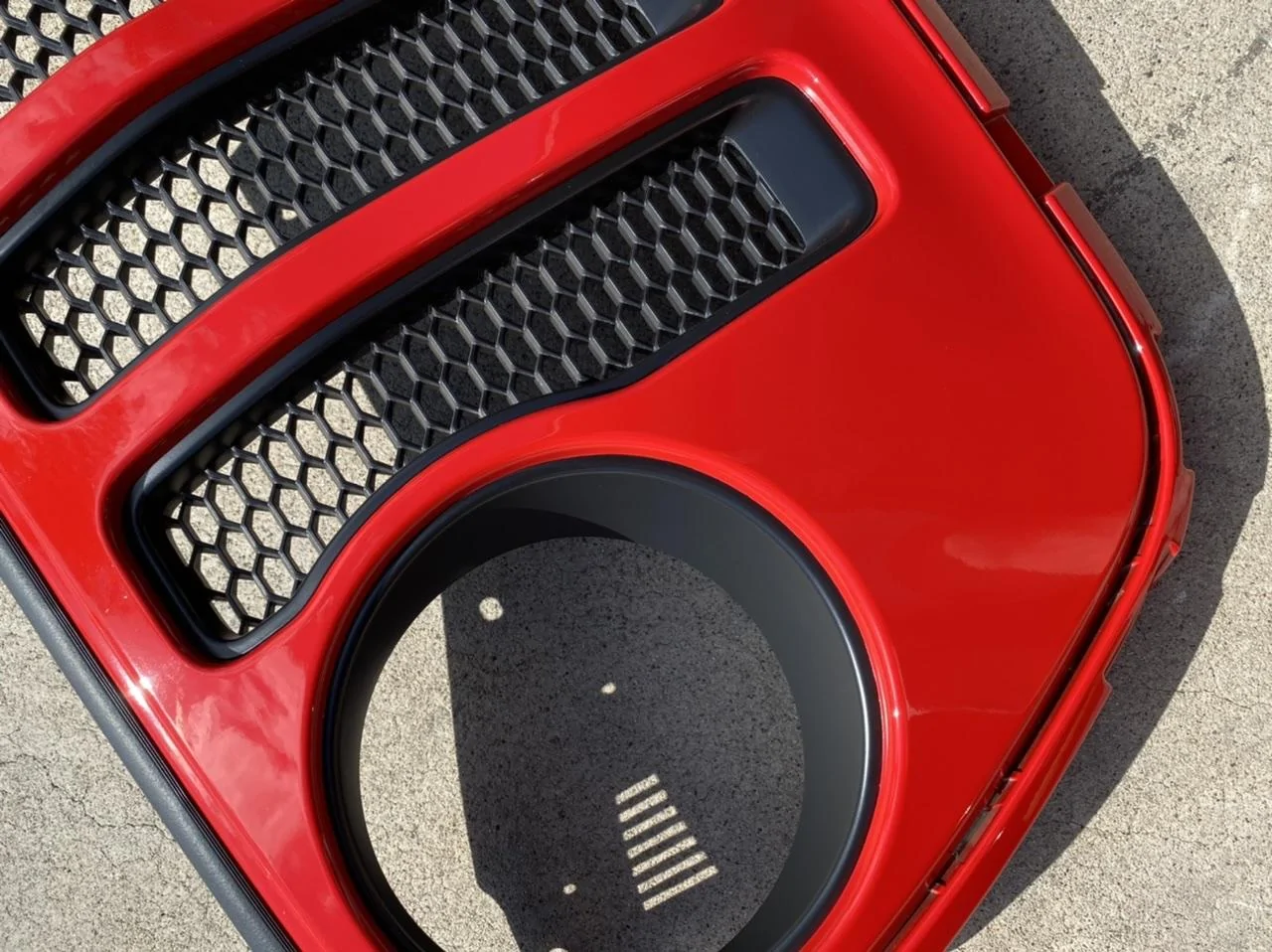Jeep Wrangler JL Firecracker Red grille with satin black inserts 342559AA-71CF-434C-A94C-C04AC813FCA2