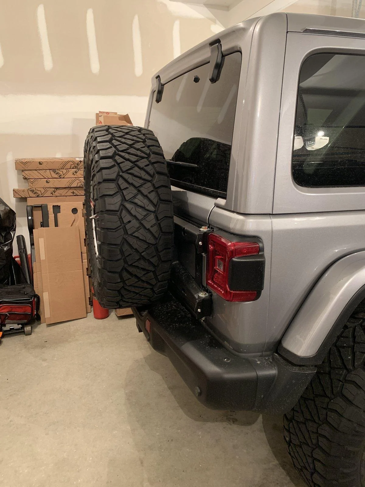 Jeep Wrangler JL EVO HINGED TIRE CARRIER 2917C78A-442A-4658-B502-3DA9CE8B78A2