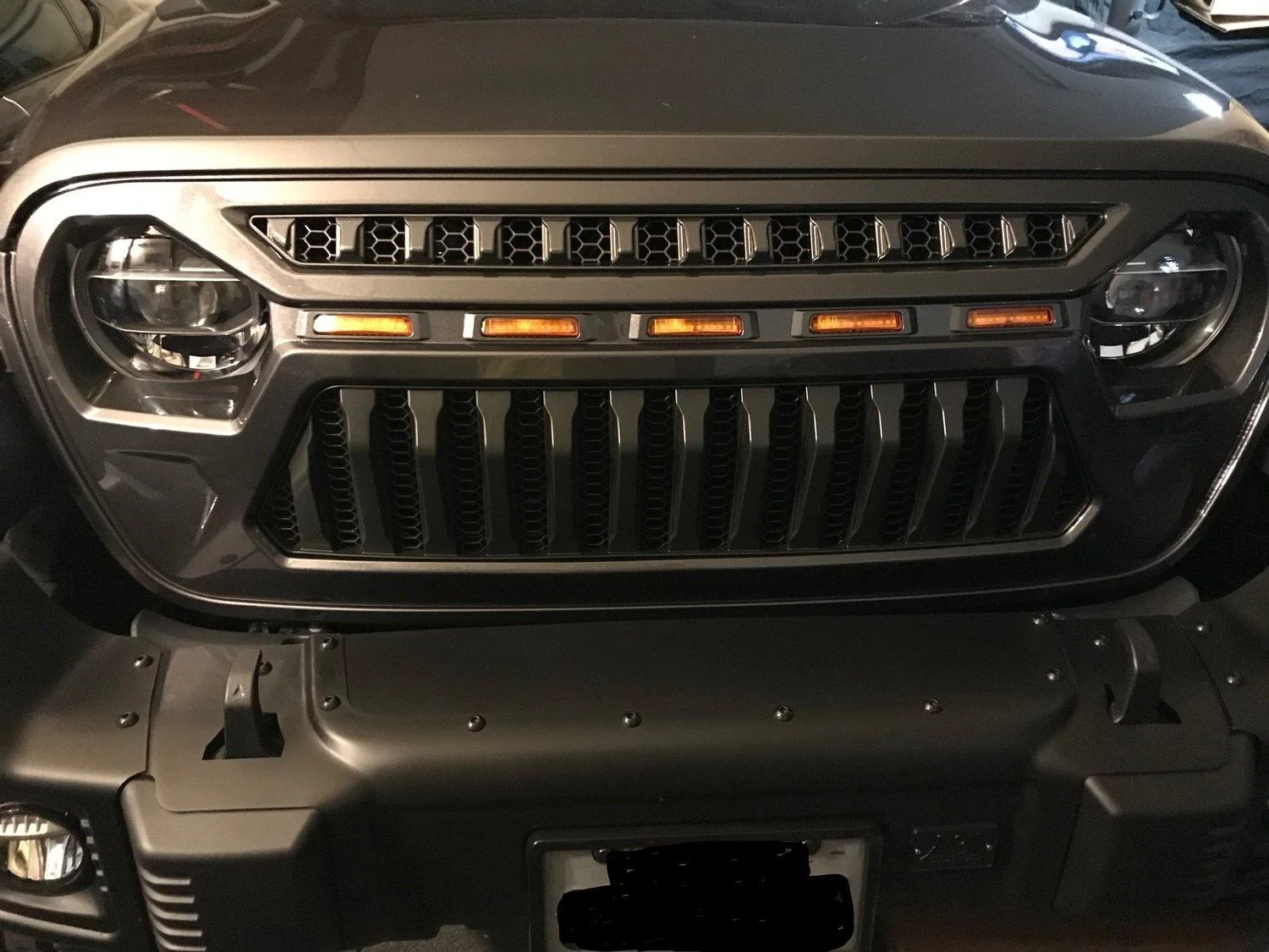 Jeep Wrangler JL Does anyone have this grille? IMG_6588