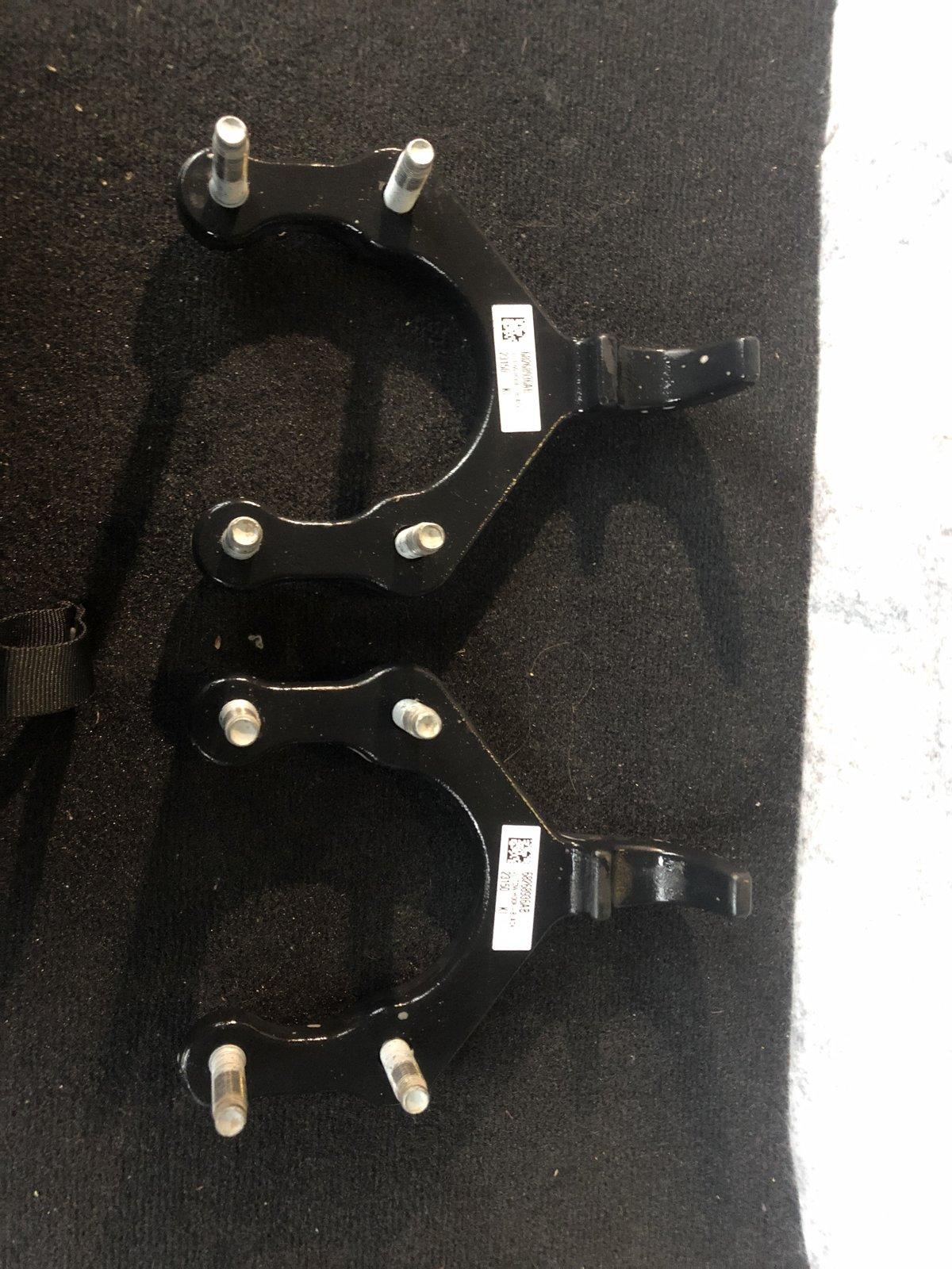Jeep Wrangler JL Black front bumper hooks E160EFD5-A997-4444-86BD-2E4DCF70AAFC