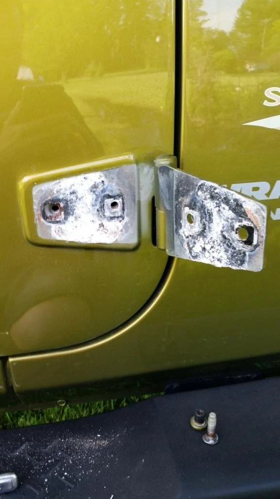 Jeep Wrangler JL Bubbles in Paint at Door Hinges Lower Door Hinge Corrosion