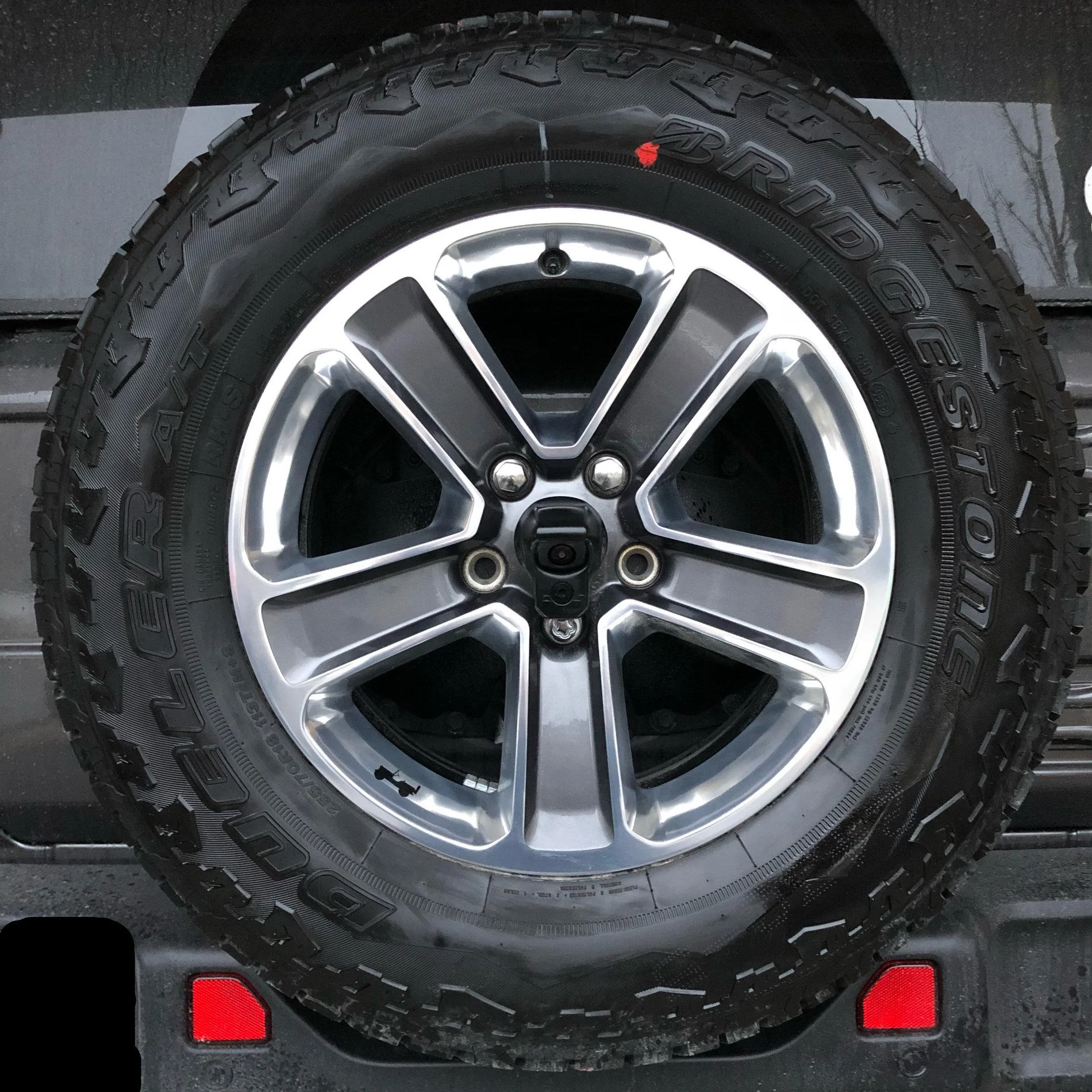 Jeep Wrangler JL SOLD - Sahara rims + tires + tpms Ottawa / Upstate NY E014A462-3F70-4132-93FB-042A3587452F