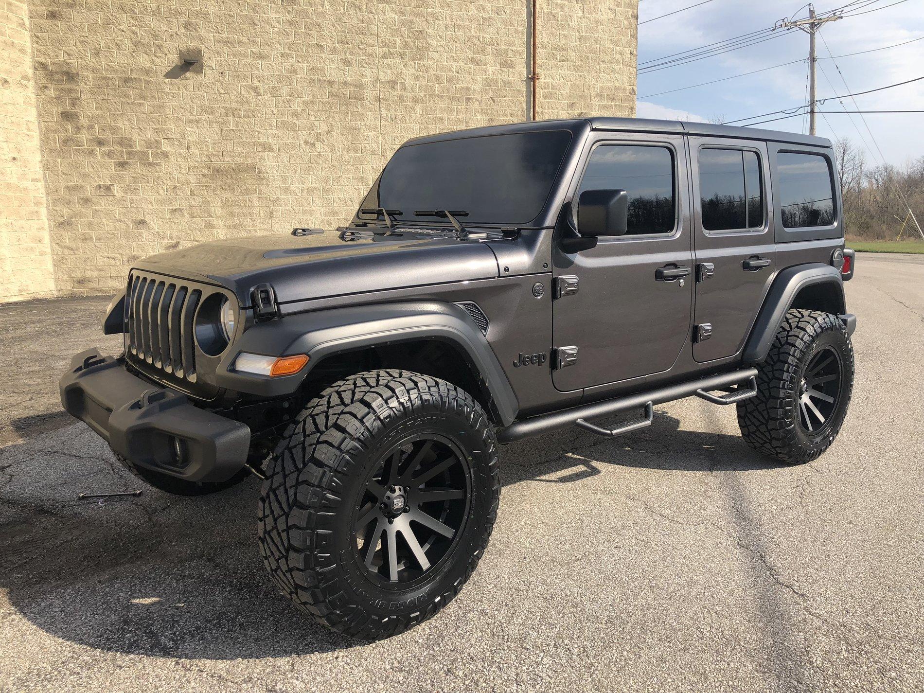 Jeep Wrangler JL GRANITE CRYSTAL METALLIC Wrangler JL Club 712C8048-43B8-47DB-8A5A-133052A66E72