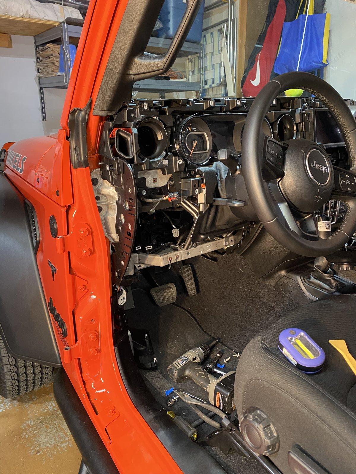 Jeep Wrangler JL Adding an Aftermarket Amp(s) IMG_3593