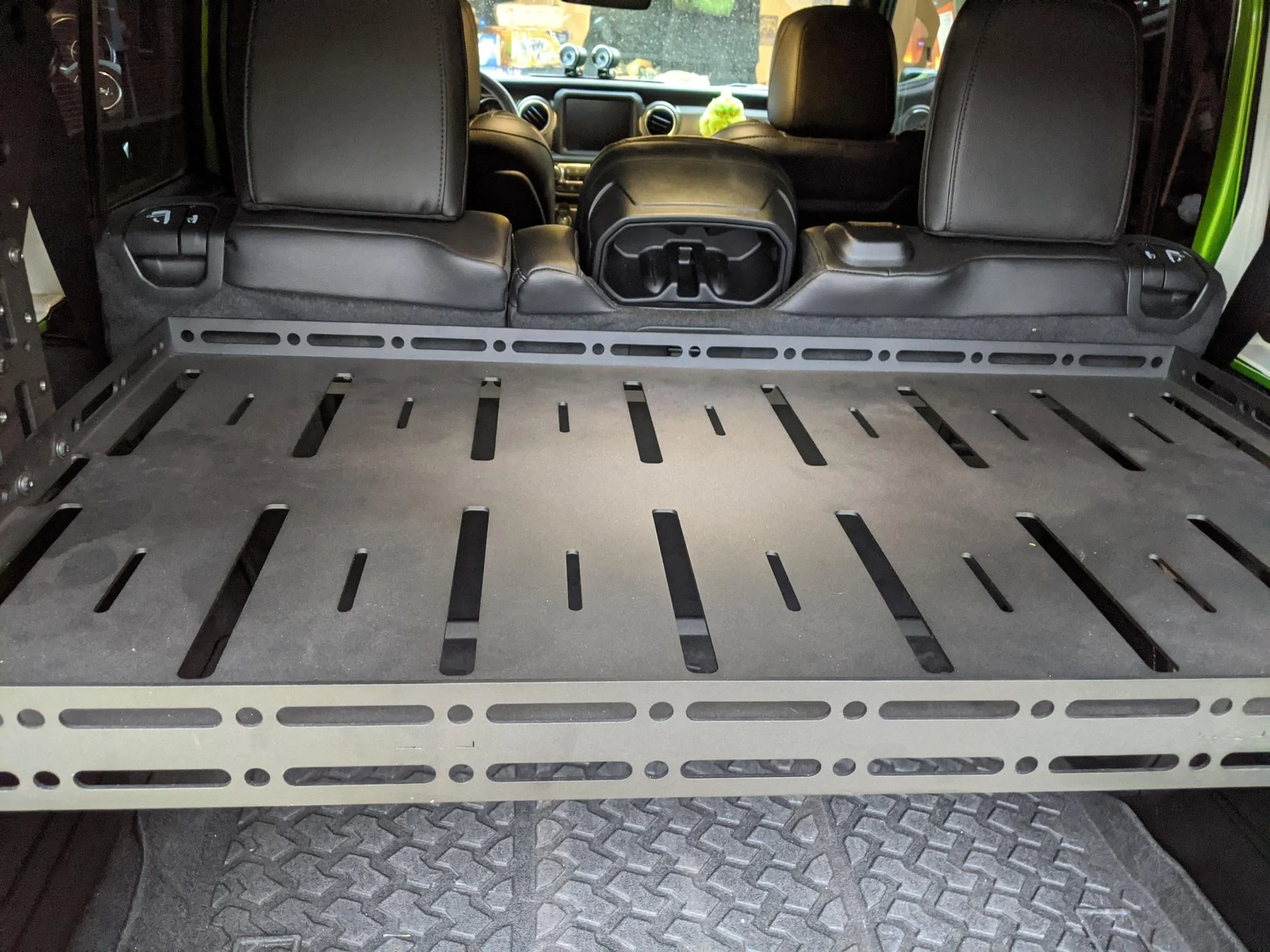 Jeep Wrangler JL Rear Cargo Tray JBrxn9