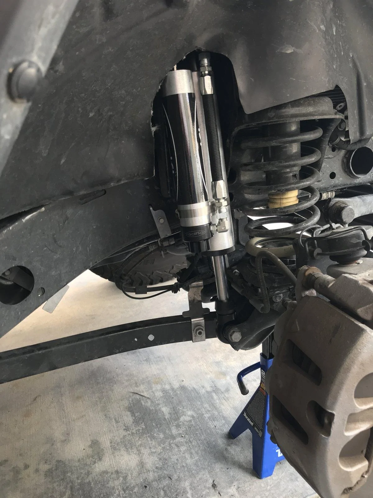 Jeep Wrangler JL Radflo Piggyback Shock Install 53010E74-2C93-4F1C-93B8-286079EE681A